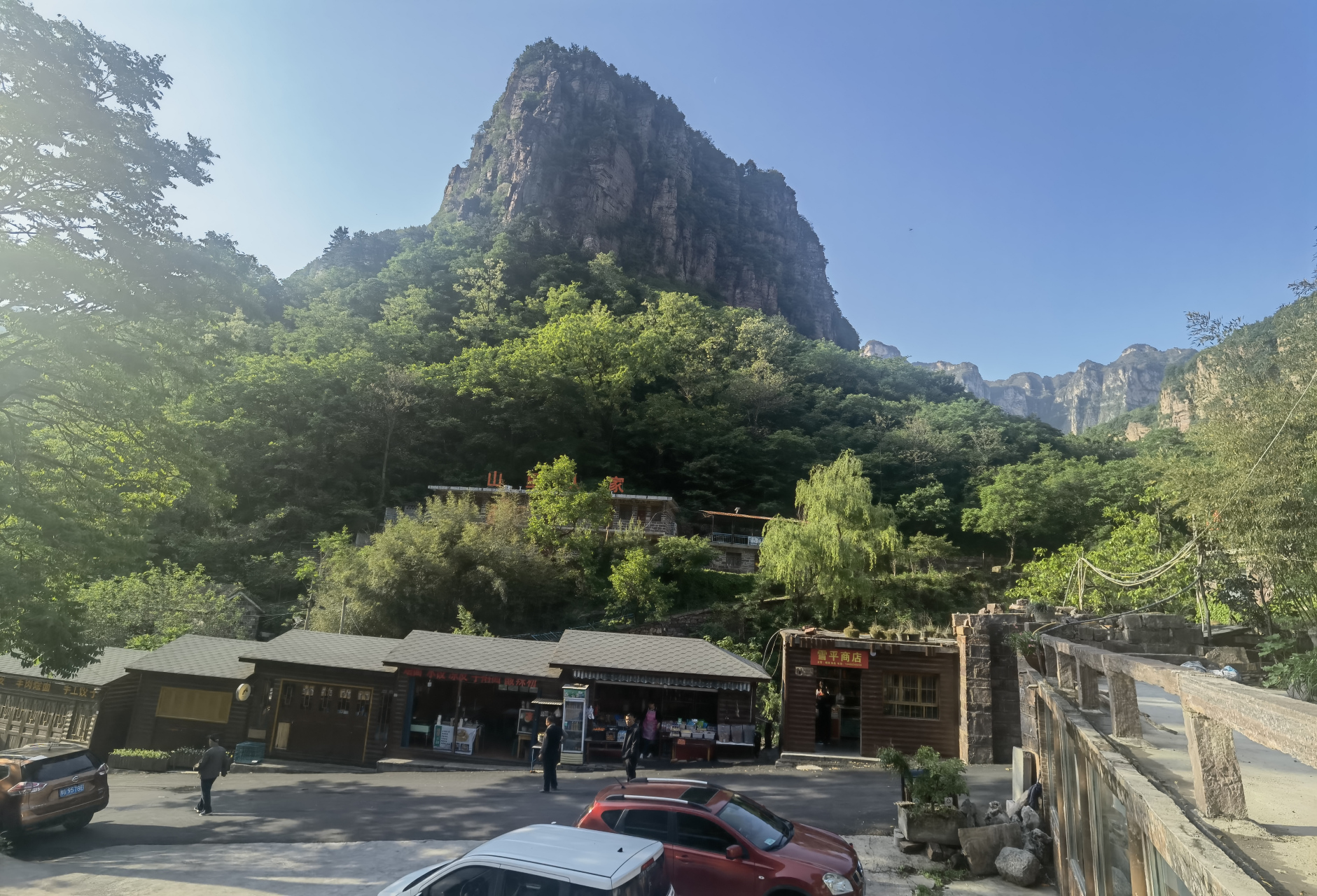 万仙山之南坪景区黑龙潭 南坪黑龙潭景区位于河南省新乡市辉县市沙窑