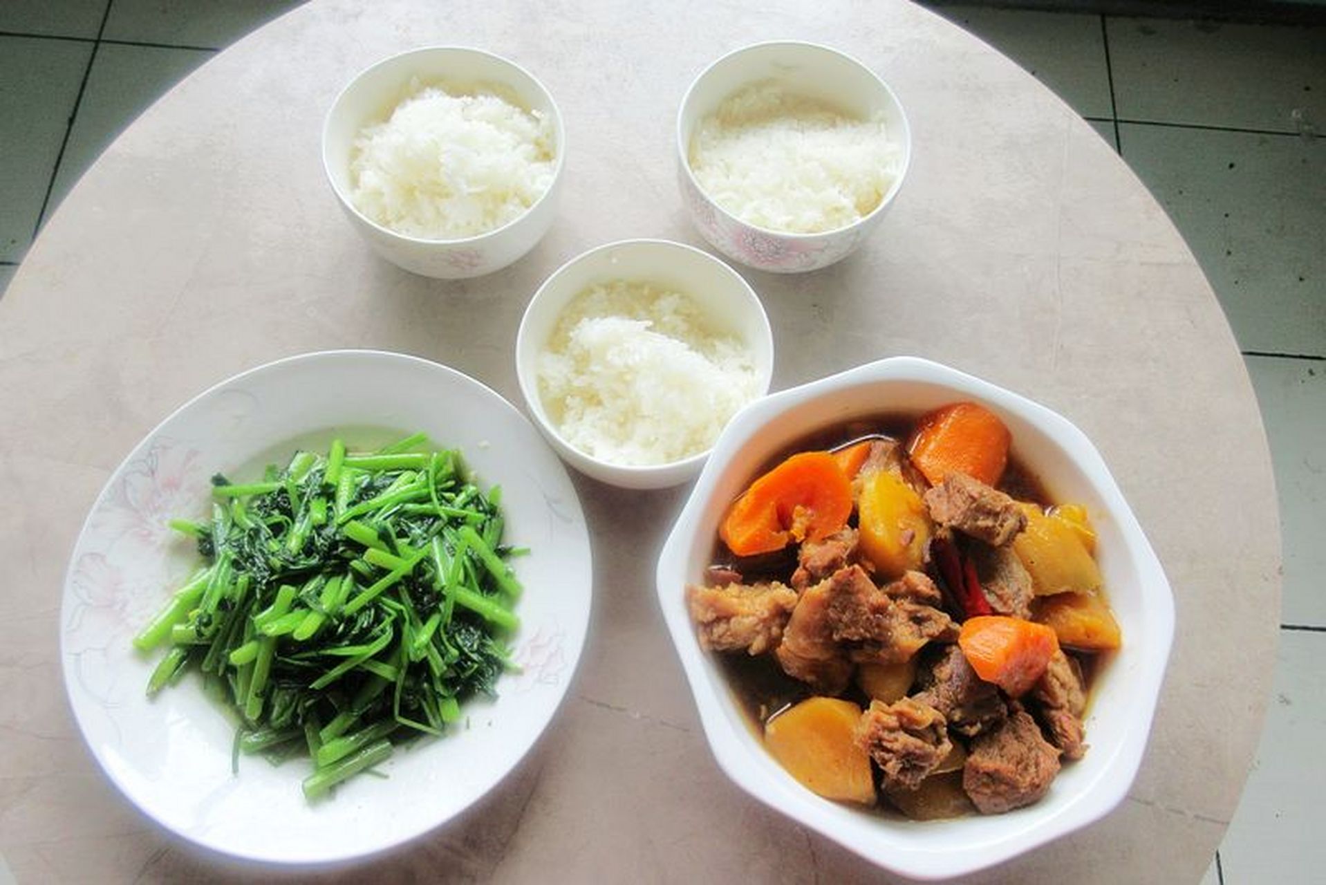 我家的晚餐都是我亲自下厨,每天都有不同的花样.