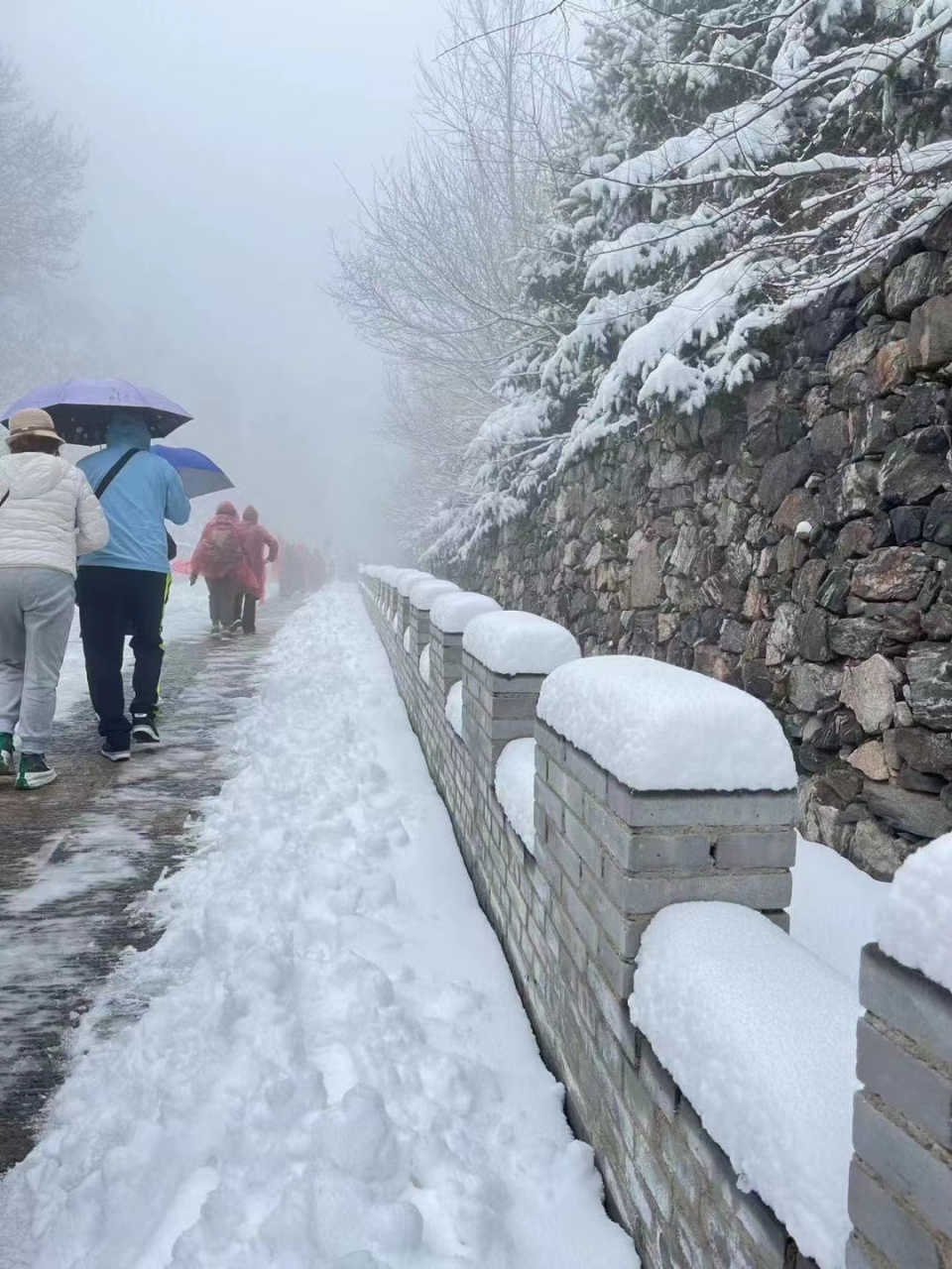 今日雁门关雪景 天下九塞  雁门为首[愉快] 一座雁门关 半部华夏史