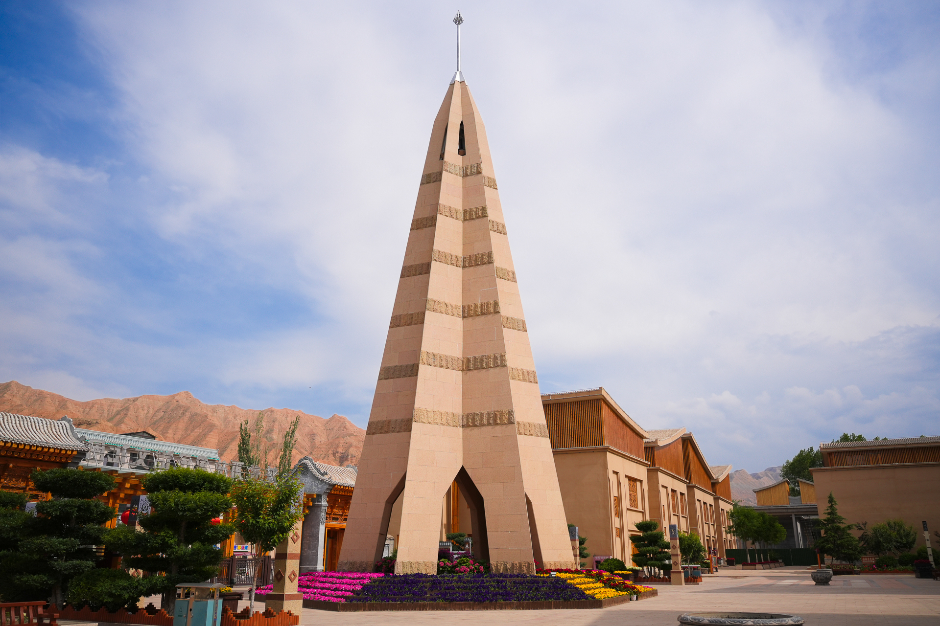 撒拉尔故里民俗文化园位于循化县街子镇马家村,是来循化旅游的必打卡