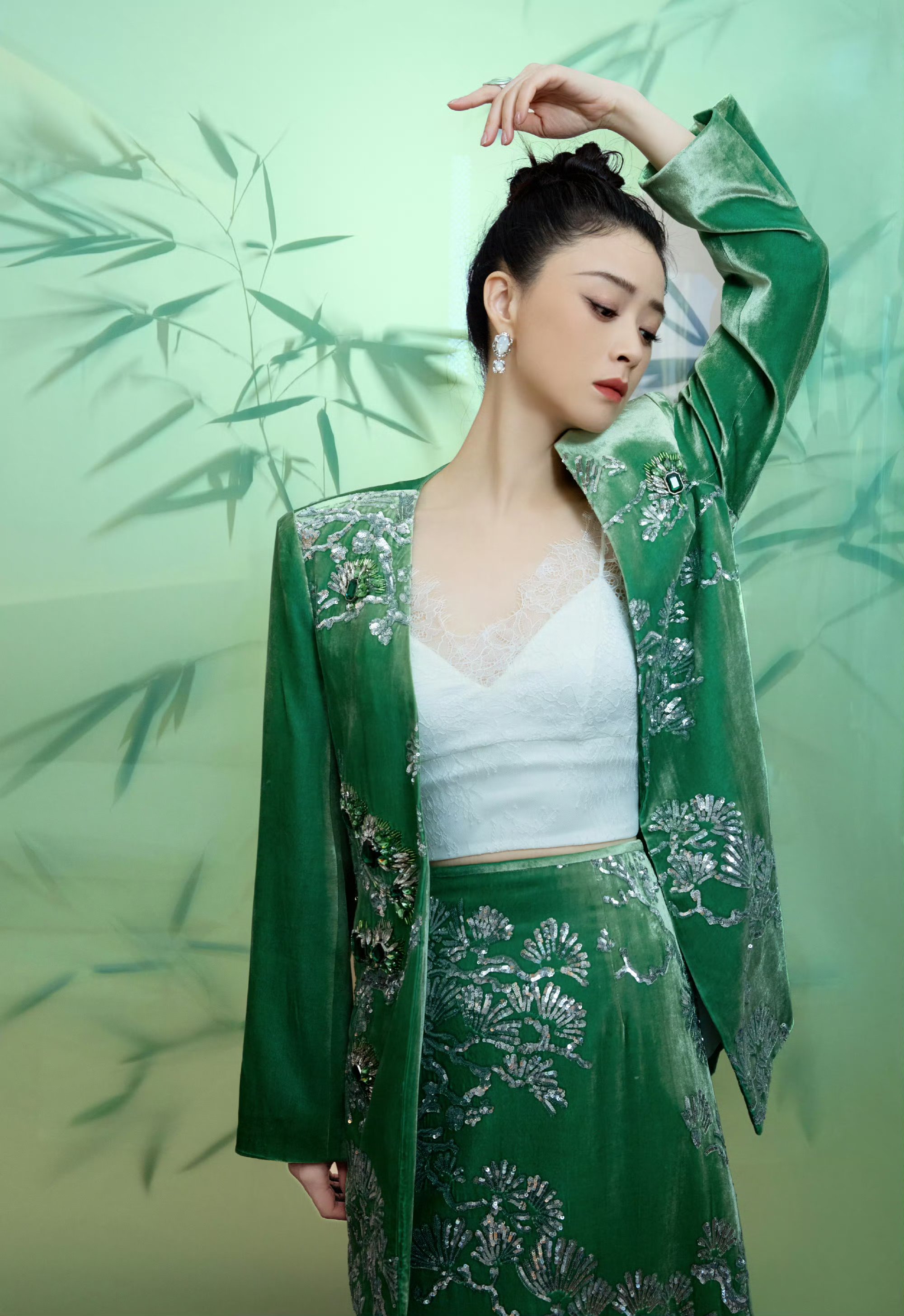 昨天在甄嬛传晚会直播里,蒋欣聊起了塑造华妃这个角色的小细节
