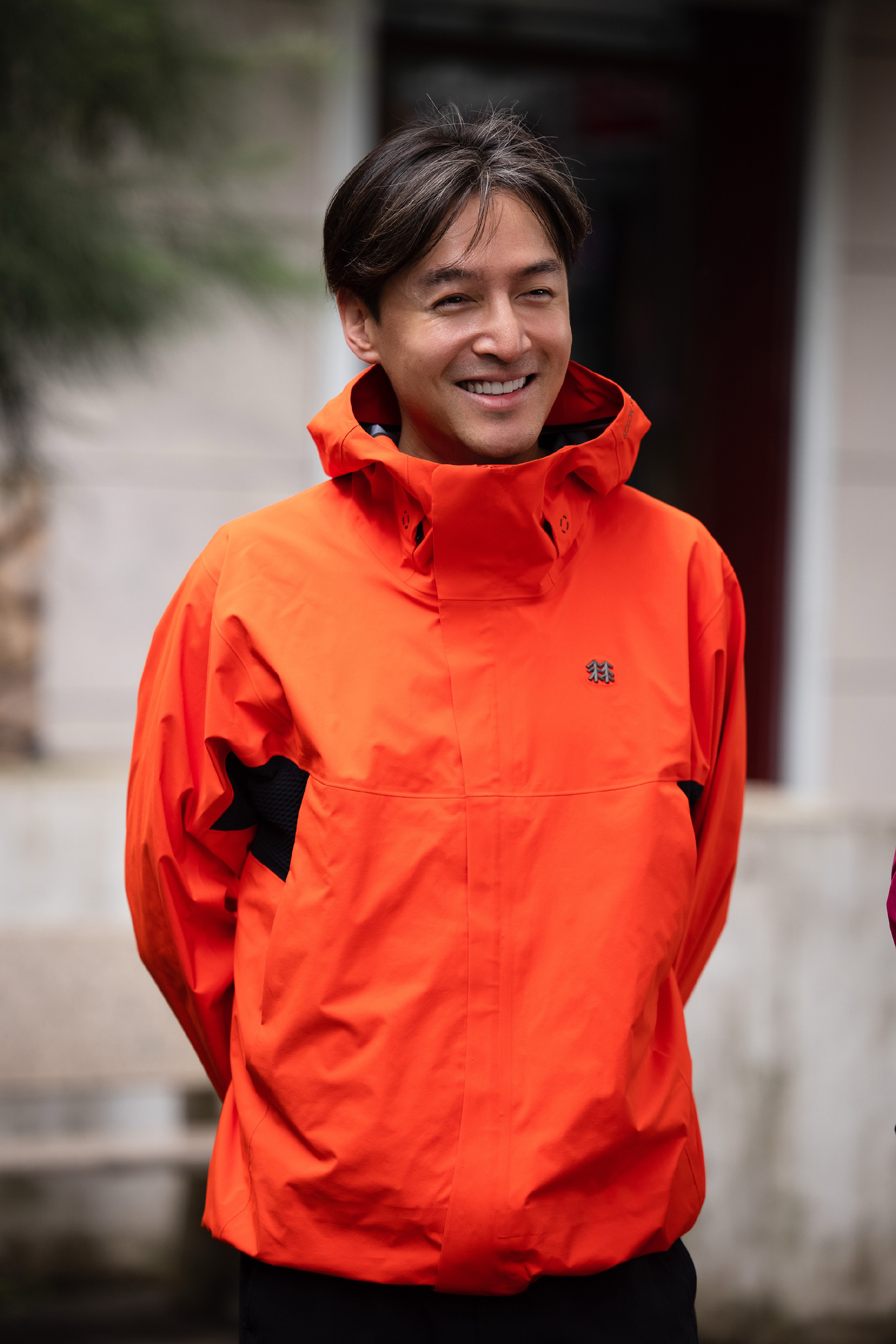 在胡歌 眼里狐主任像是自然科普届的郭德纲,在小亮老师眼里胡歌已经是