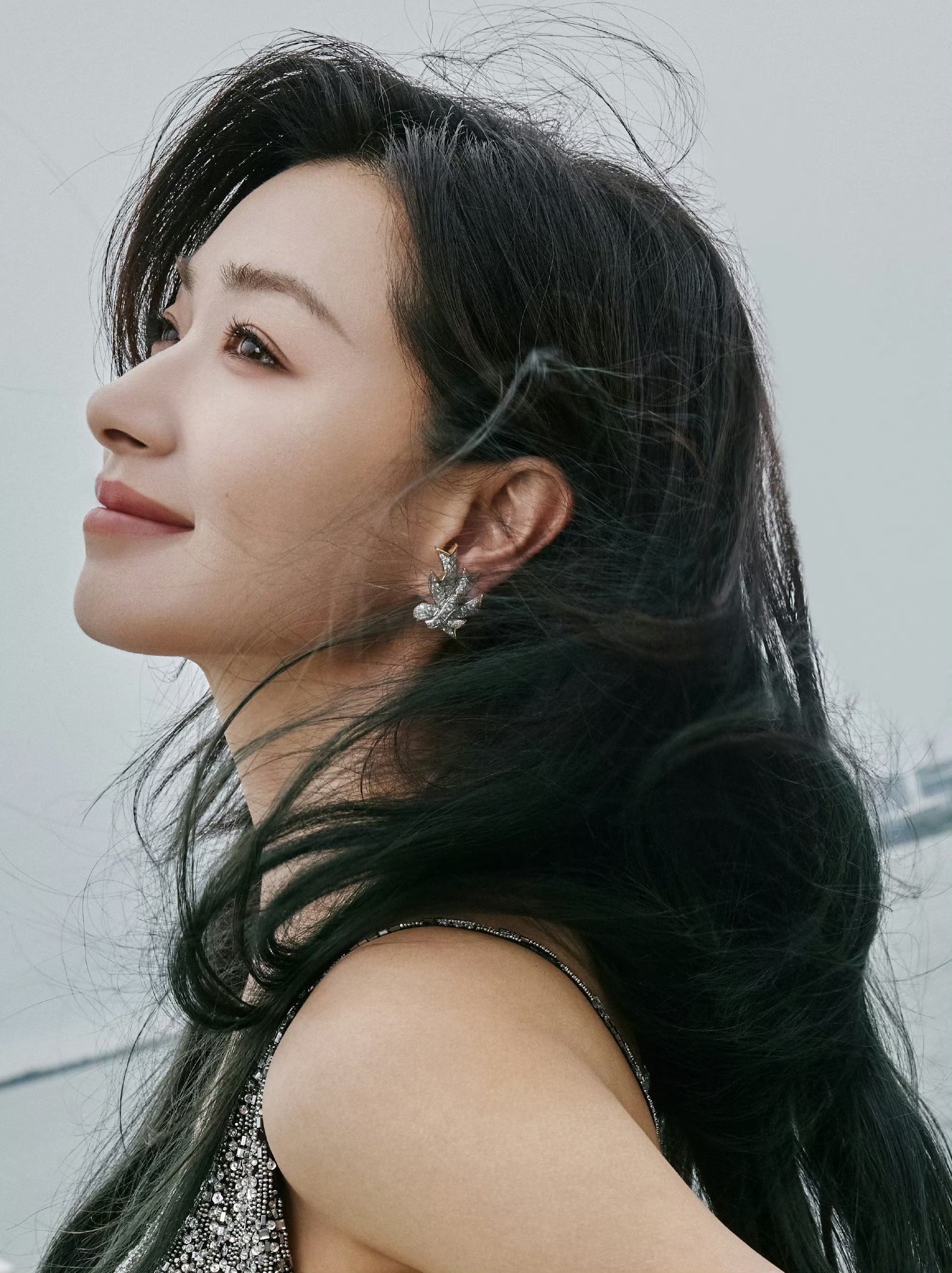 再来看几组今晚出席白玉兰奖颁奖礼女演员写真,宋佳的大气,唐嫣的知性
