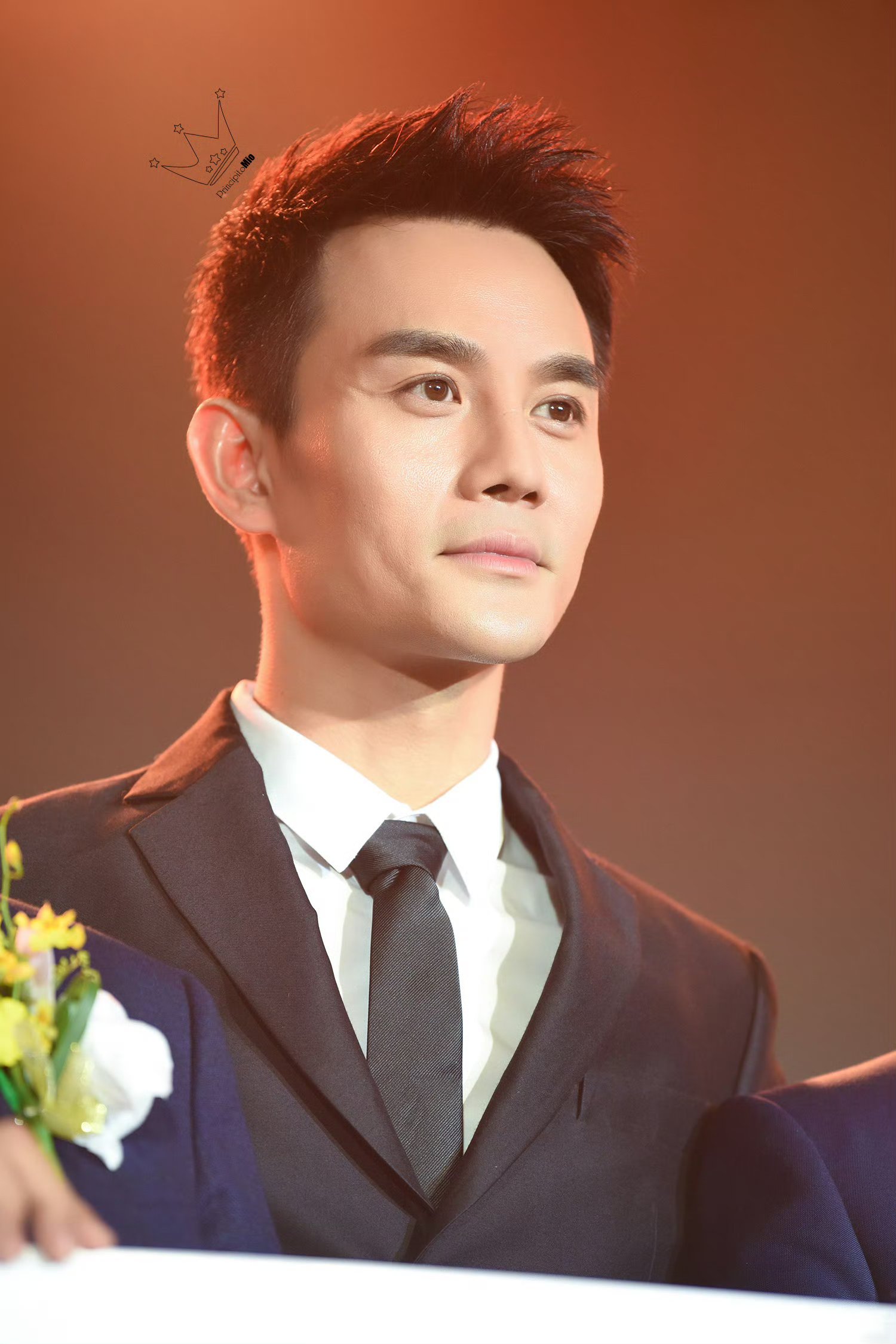 娱乐圈的浮光掠影里,王凯始终保持着竹的姿态