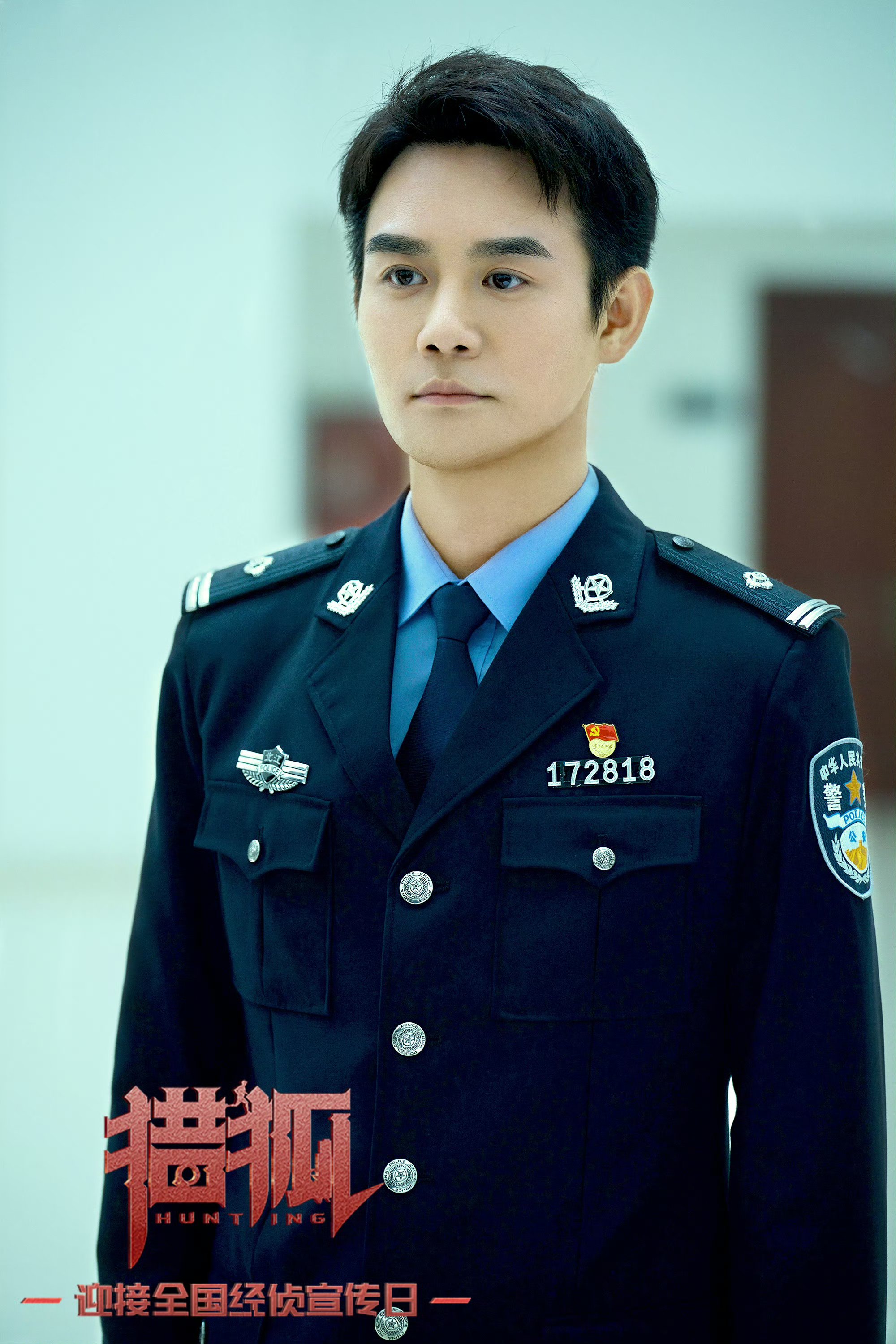 玫瑰之所以是玫瑰,是风与光的眷顾,更是视线与灯光