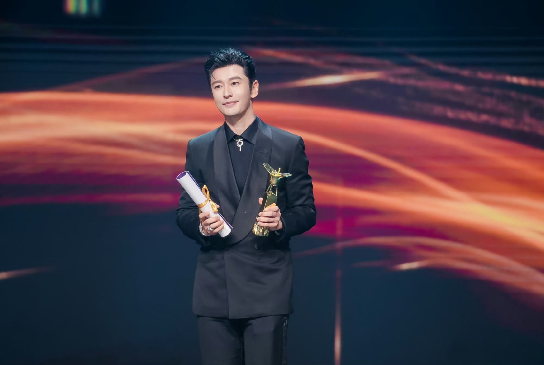 黄晓明凭借《阳光俱乐部》吴优一角在第26届上海国际电影节获金爵奖