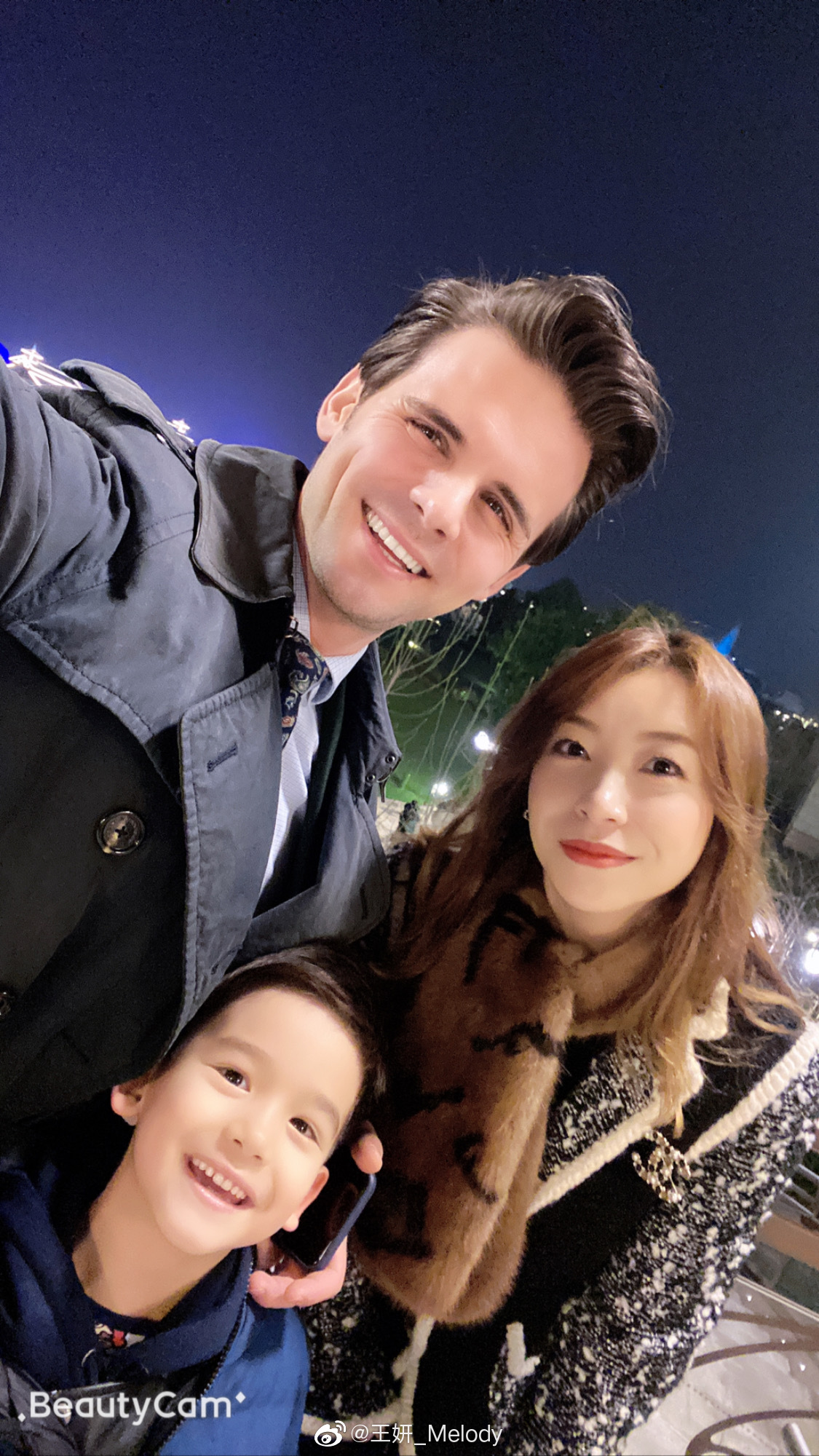 歌手王妍和儿子及她儿子的爸爸阿迪