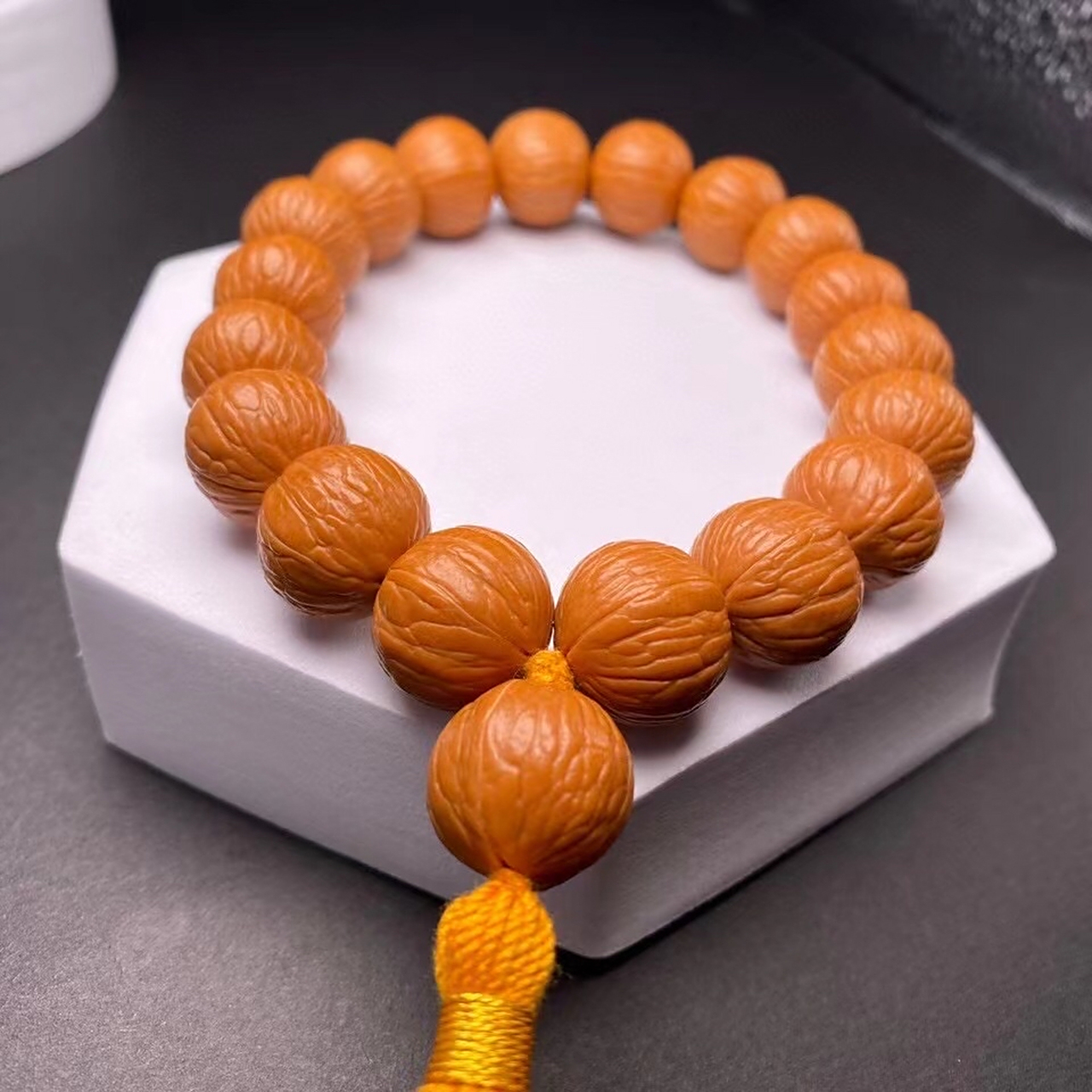 猴头王精品聚宝盆 手持 颗颗五年以上老树籽,原皮原色已经打磨干净 17