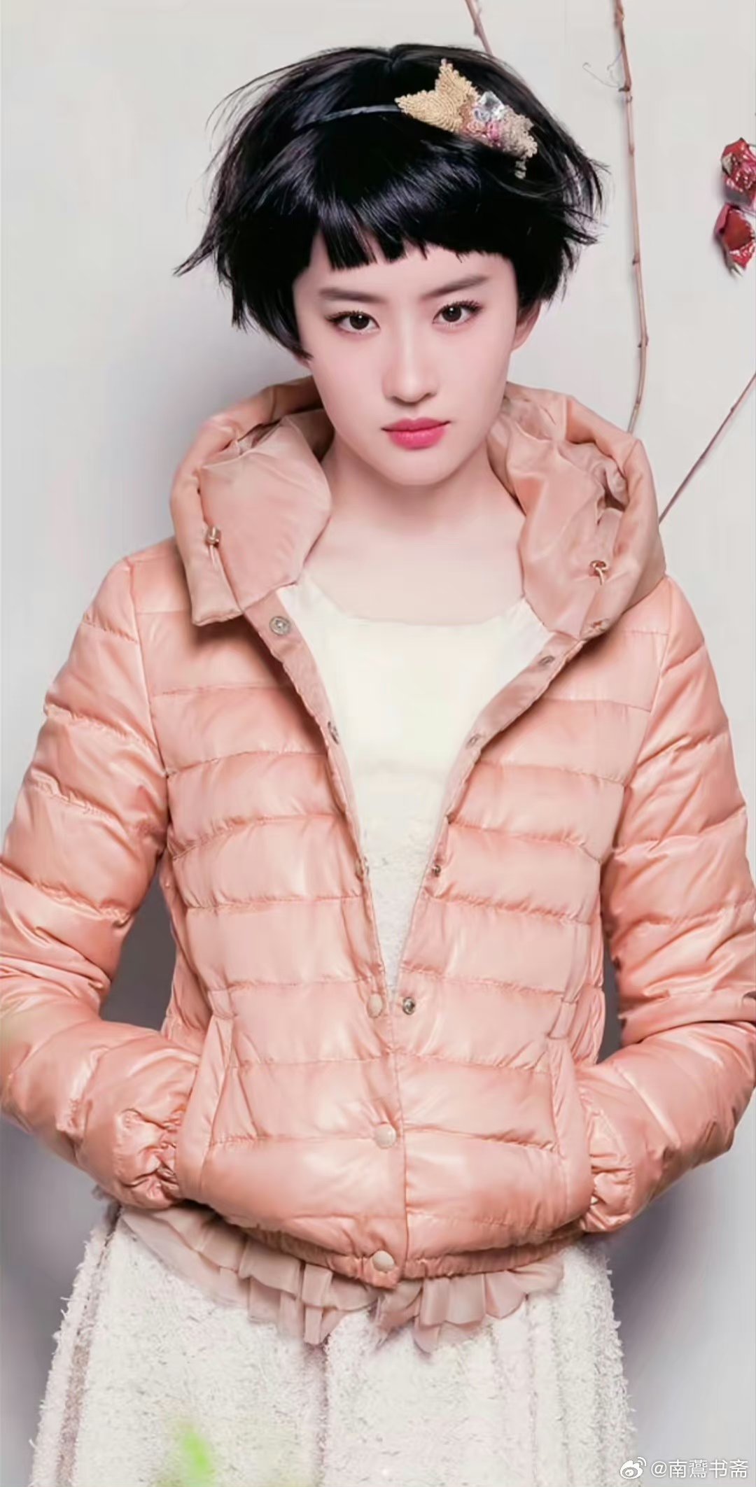 片化作星光,一片化作月亮,剩余的全部掉进我的梦里,化作了你#刘亦菲