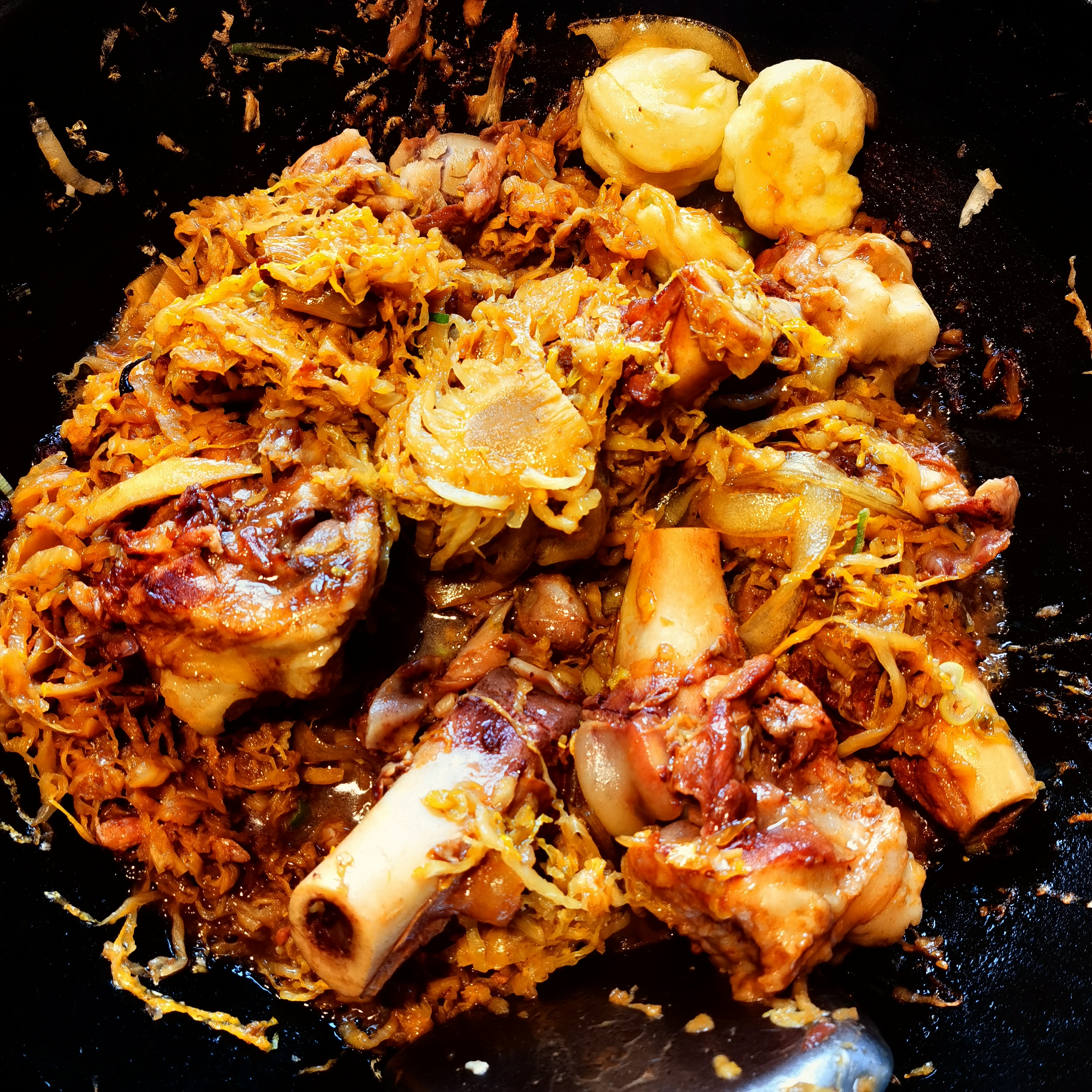 香气扑鼻,色泽诱人,这锅美食让人垂涎欲滴!