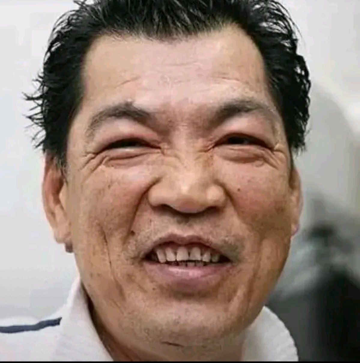 当年,"大傻"成奎安得知蓝洁瑛生活困窘,竟至吃剩饭,捡垃圾,他即刻奔赴