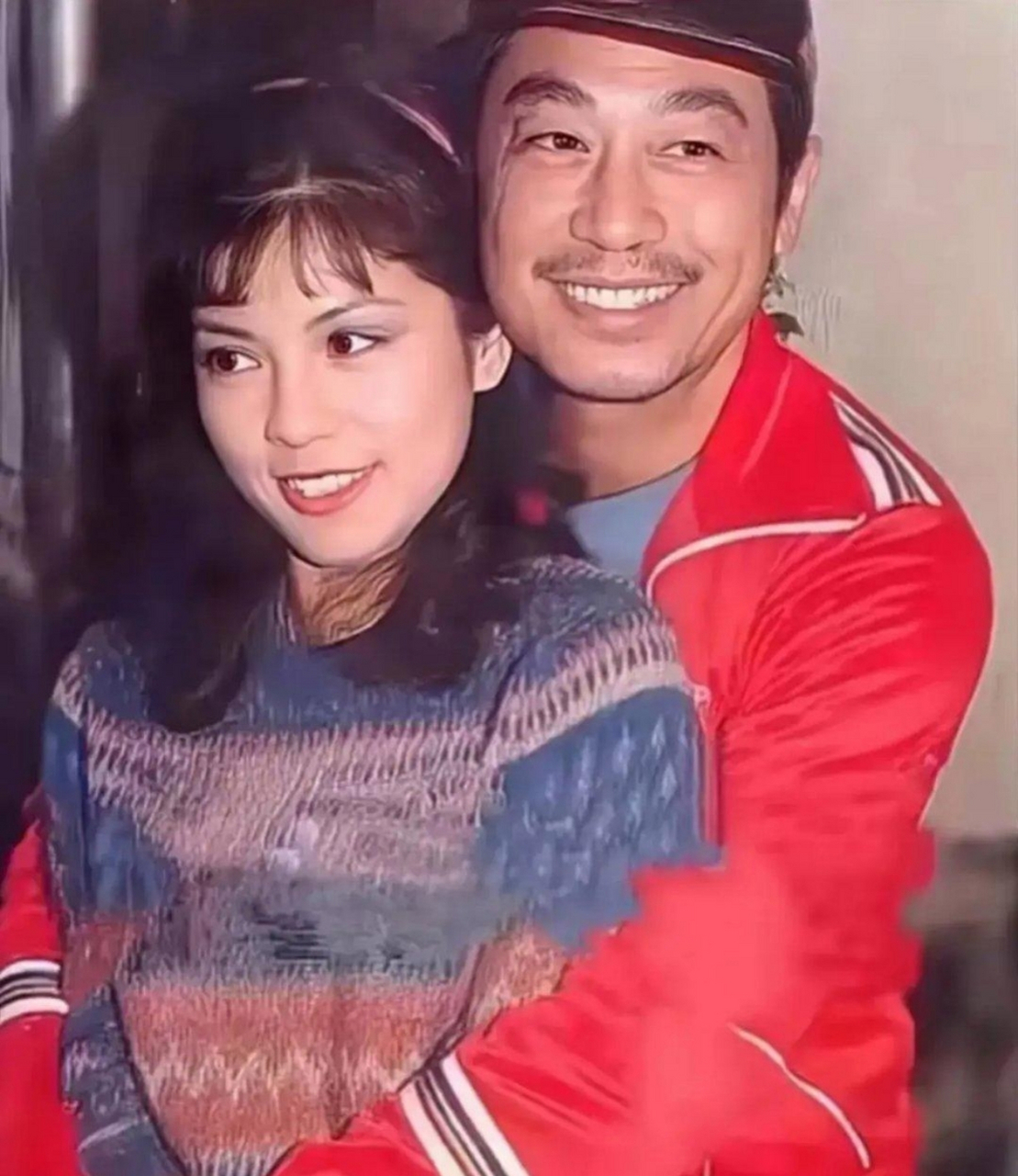 在剧中曾江饰演黄药师,翁美玲饰演黄蓉.