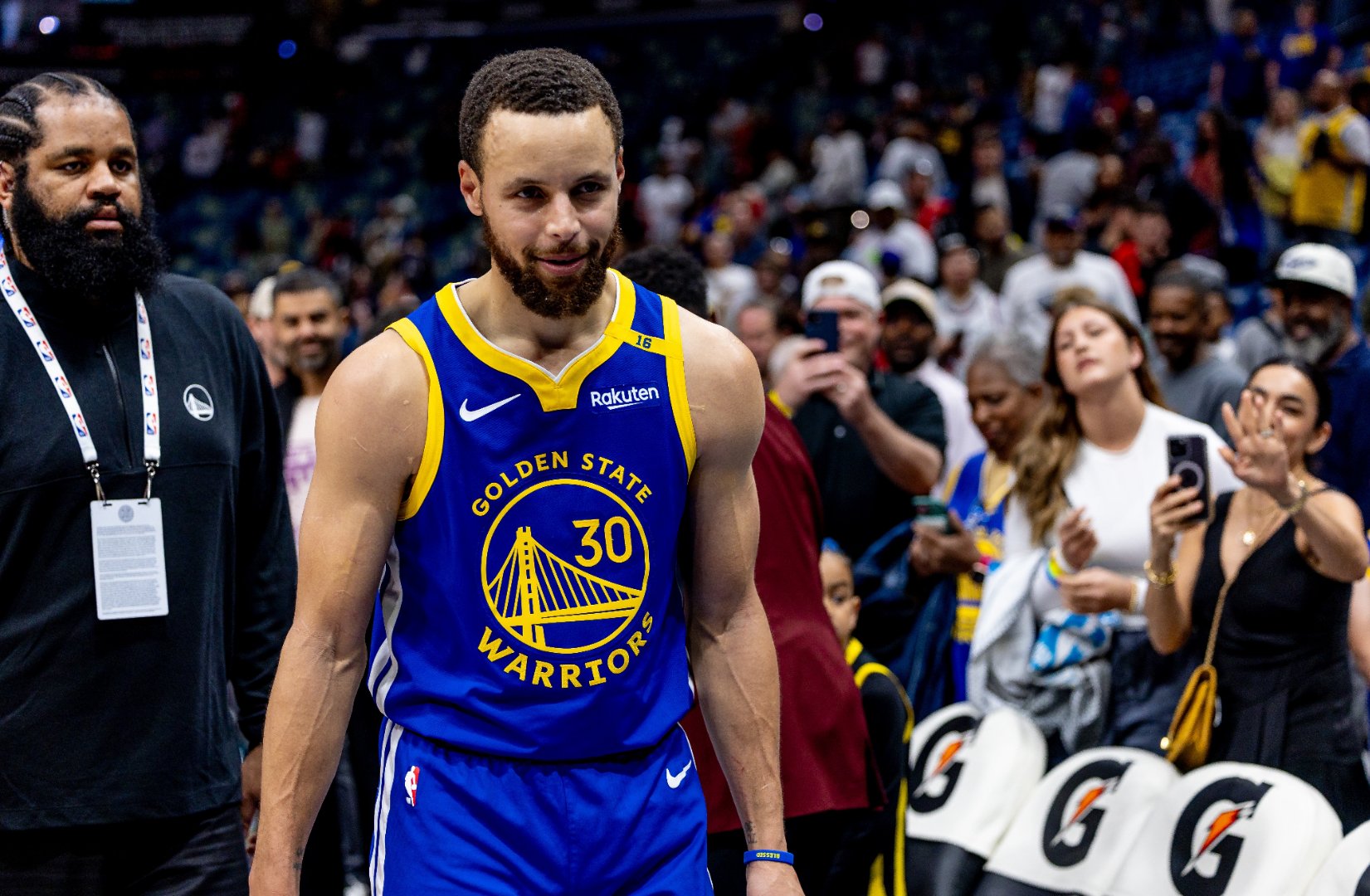 赢了数据却输了比赛！库里 48 分难救主，勇士衰退怪谁？