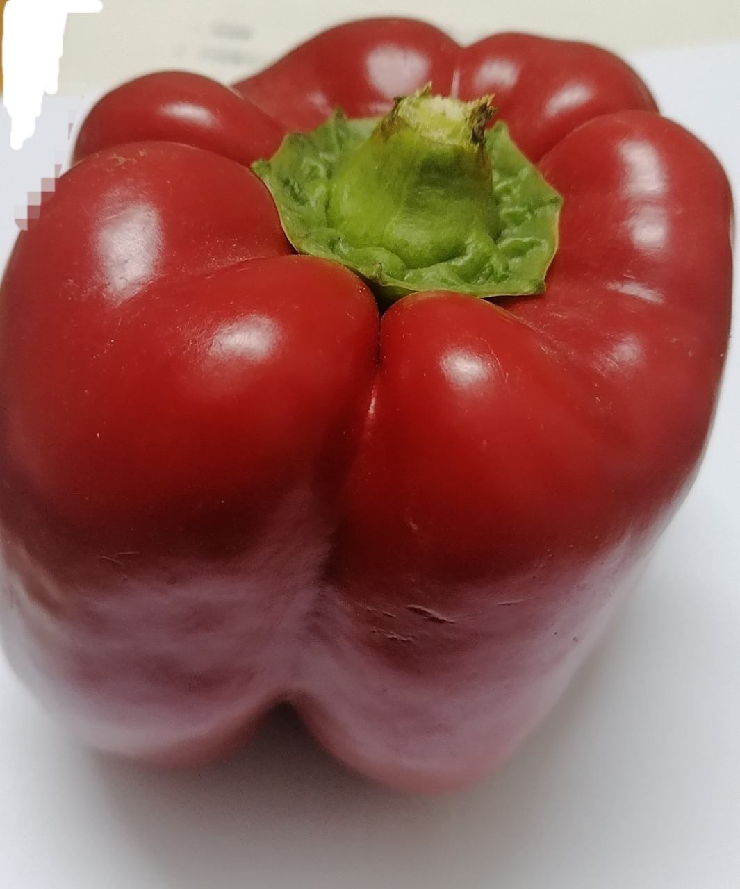 这种红灯笼椒,几乎没有辣味,反而有一丝的甜味,味道不错哦.