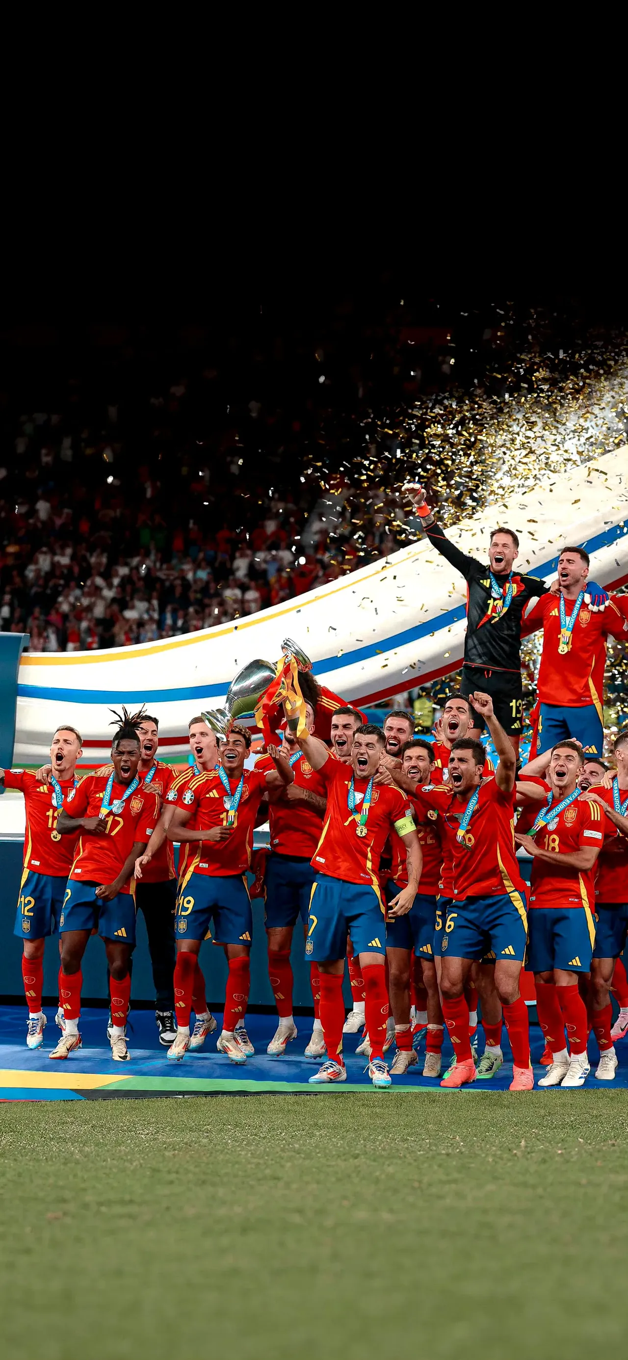 当时很多球迷都看不好西班牙夺得欧洲杯冠军,亚马尔的横空出世对于