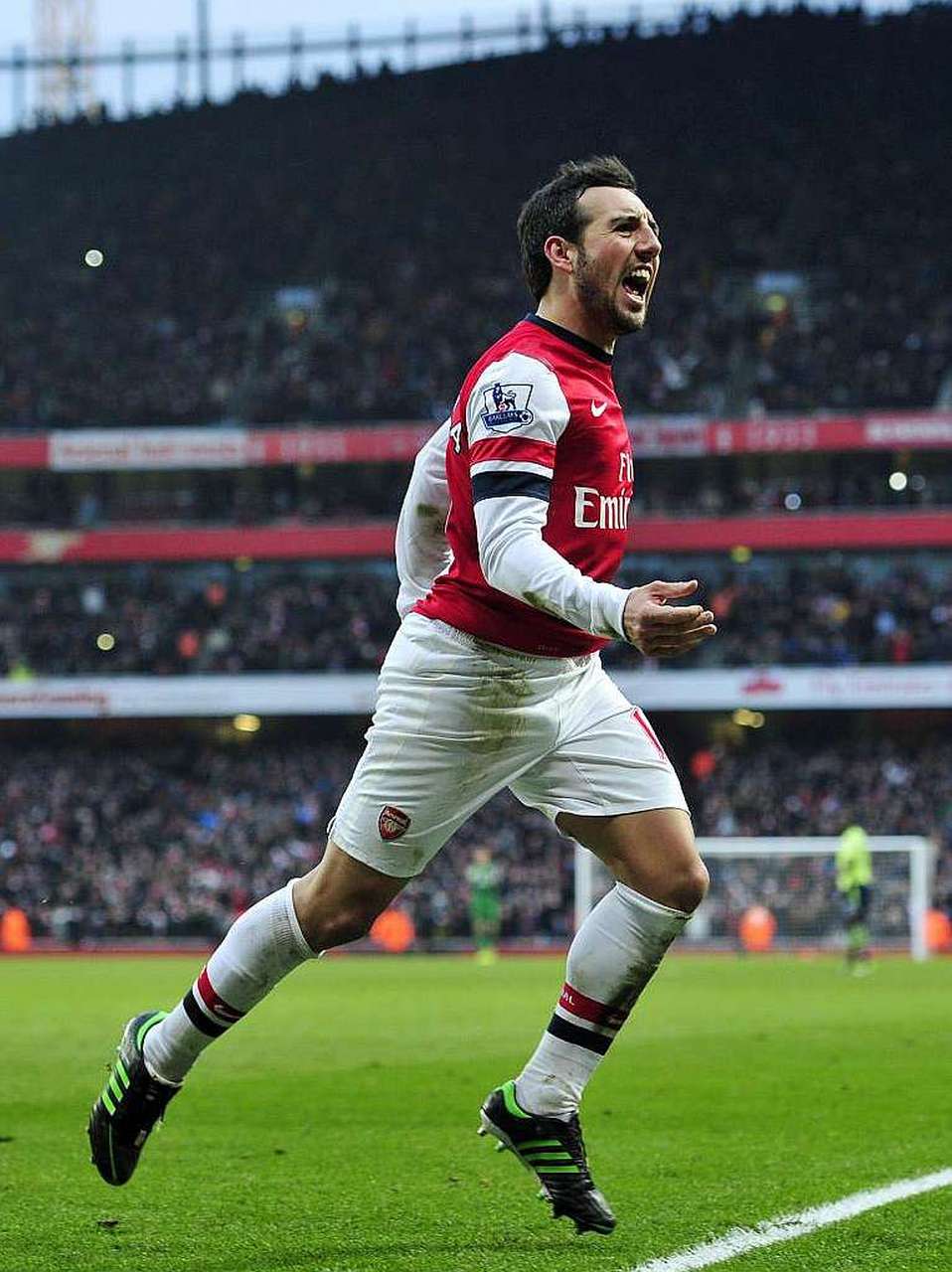 阿森纳前锋尼尔森在社交媒体上晒出自己和阿森纳名宿卡索拉的照片,卡