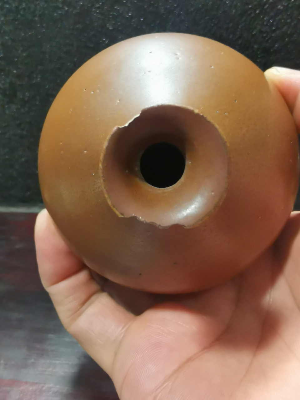 当阳峪窑樱桃小口插花瓶       这样的小口瓶,从出生即是插花用的"