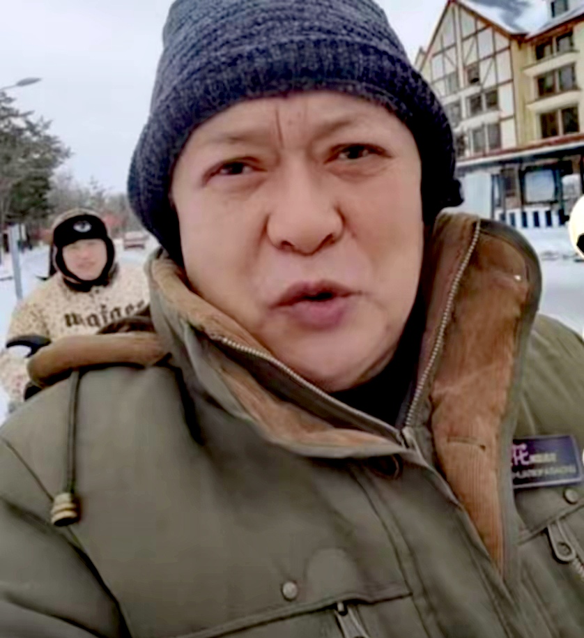 66岁迟志强大变样!现身哈尔滨街头,肚大腰圆,跟从前判若两人