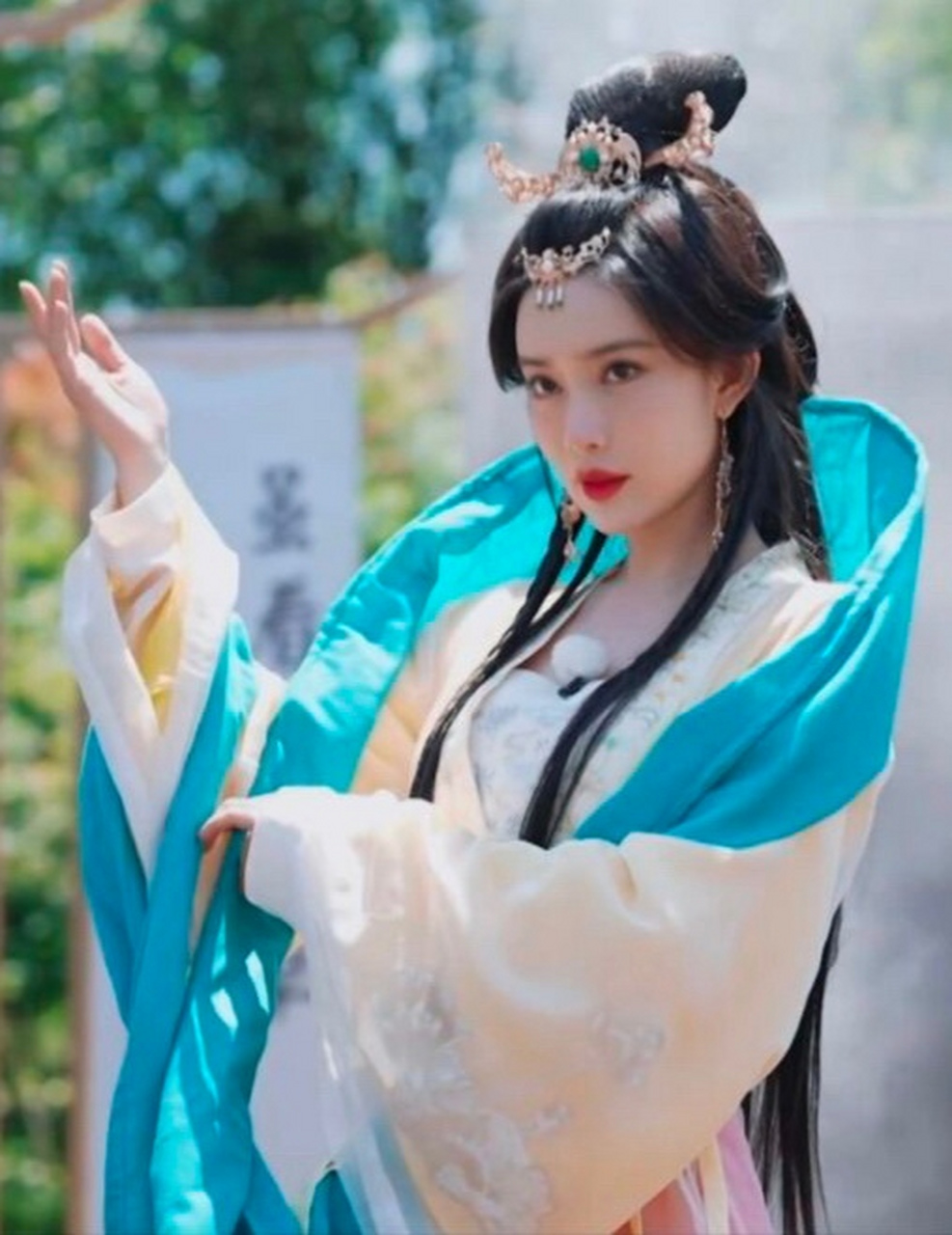 孟子义真的很适合古装cos,小姐姐的事业路又多了一条.#娱乐