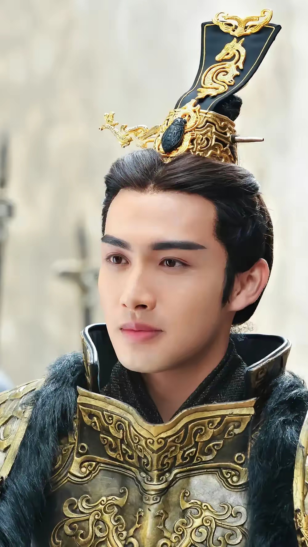 我觉得张彬彬在《秦时丽人明月心》中的造型就很合适, 张彬彬五官更