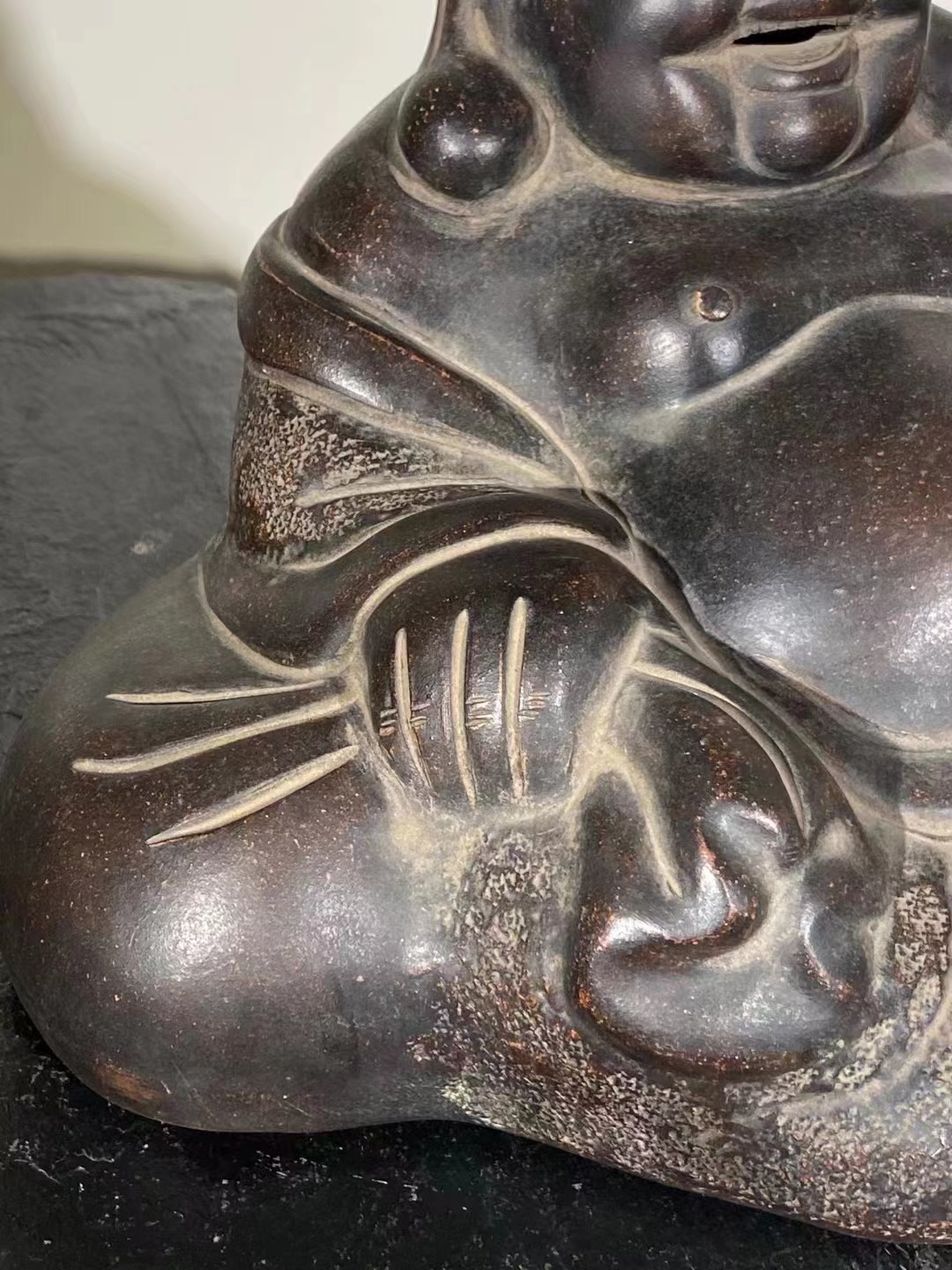 紫砂弥勒佛老旧!紫砂  弥勒佛 .高28厘米,长40厘米.此佛何处来?