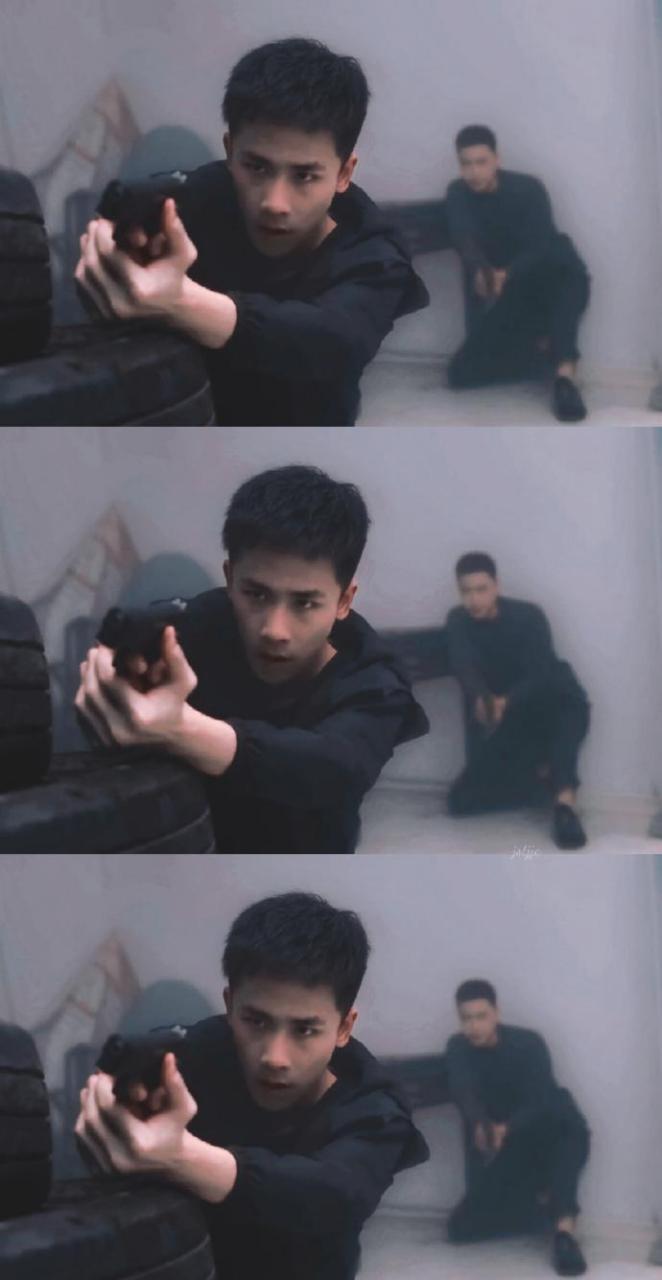 自从看了黑白禁区,对着他的颜值迷倒了哇啊啊啊费鲤齐真的憨帅憨帅爱