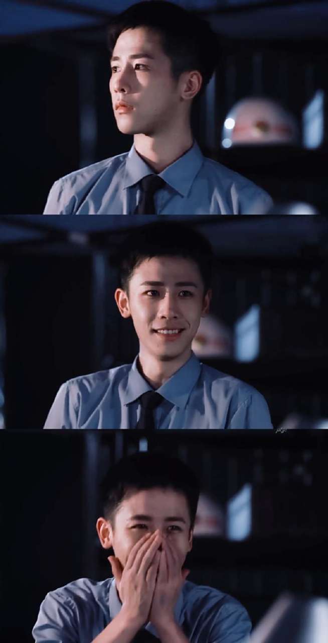 自从看了黑白禁区,对着他的颜值迷倒了哇啊啊啊费鲤齐真的憨帅憨帅爱