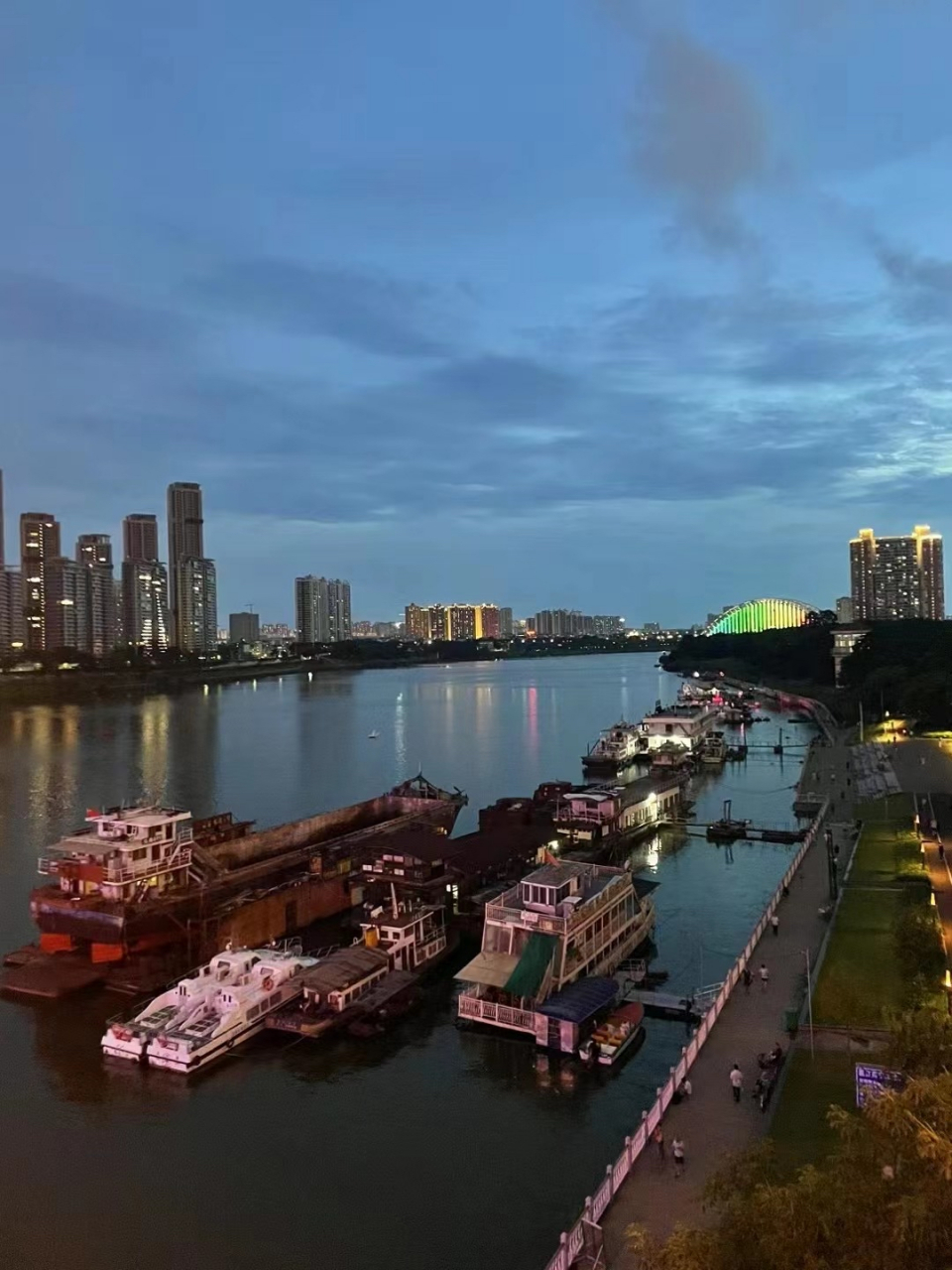傍晚的南宁,一个美丽的城市#南宁# #遇见好风景