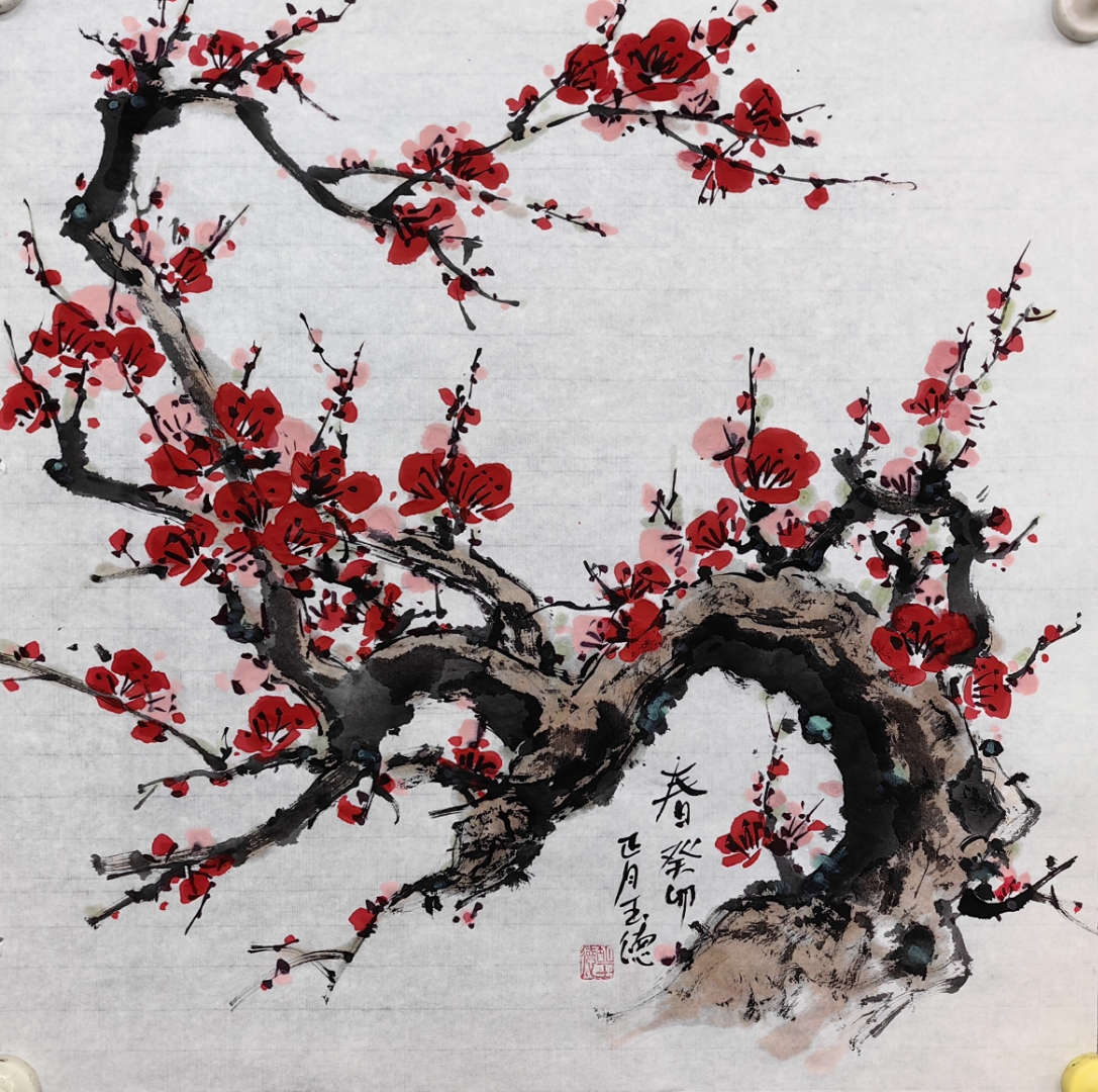 哇,这梅花树画得真美,仿佛能闻到花香呢!