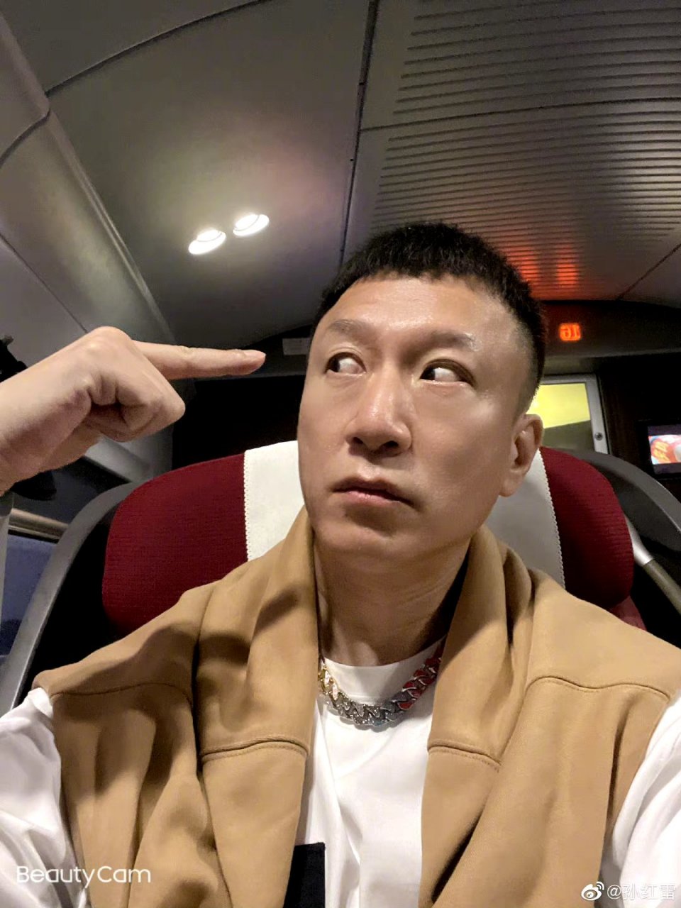 孙红雷"综艺天王孙漂亮"一副无戏可拍的亚子.