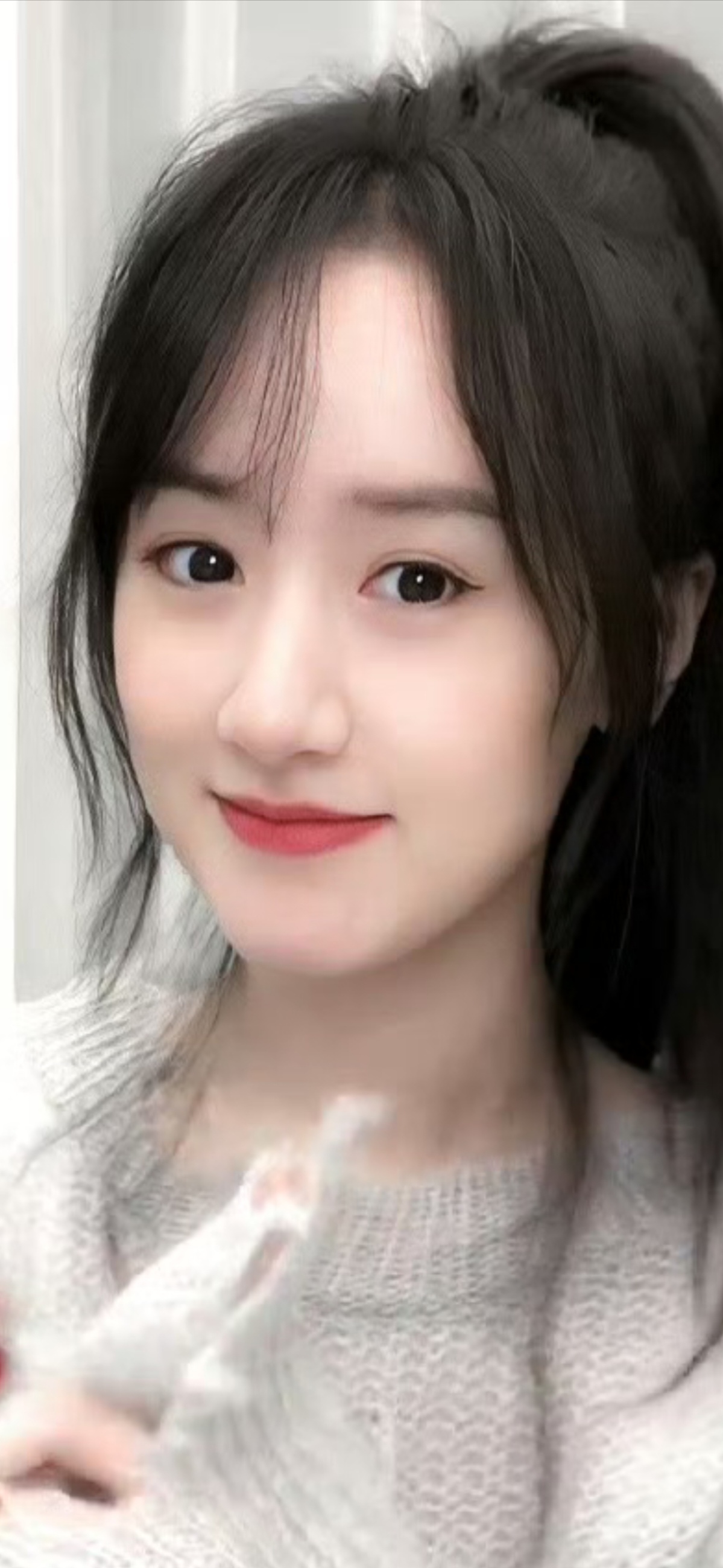 "走在红尘俗事间,谁的呼唤飘在耳边, 那么熟悉却又遥远