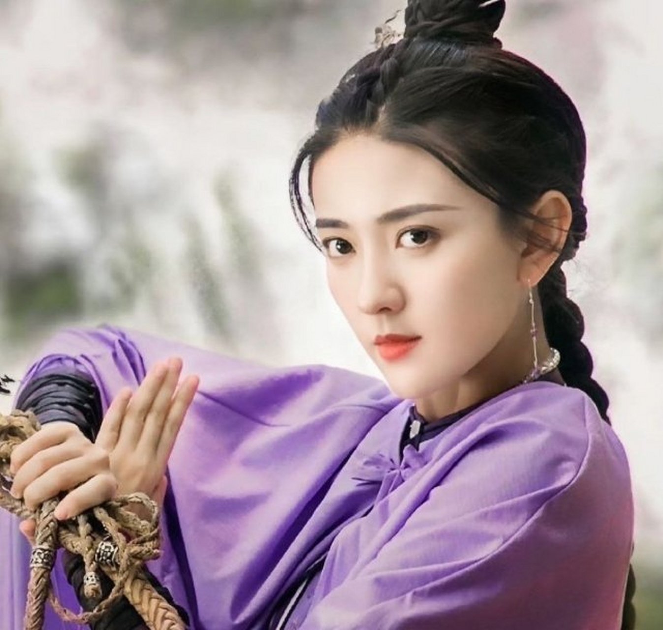 梁洁. 小姐姐演侠女 袁紫衣. 好像当年40多岁的朱茵演过 厉害.