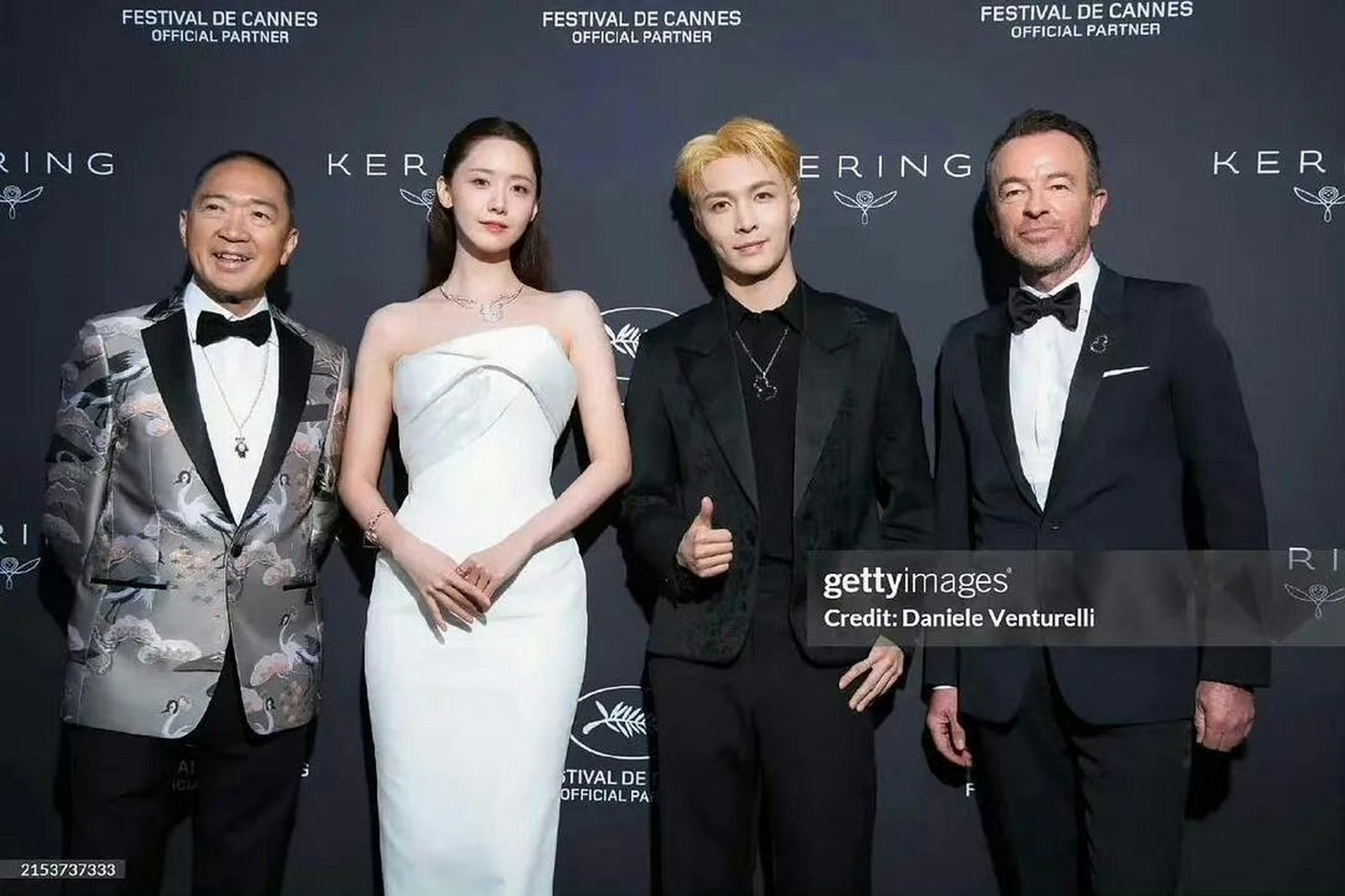 张艺兴和林允儿在戛纳同框啦05!