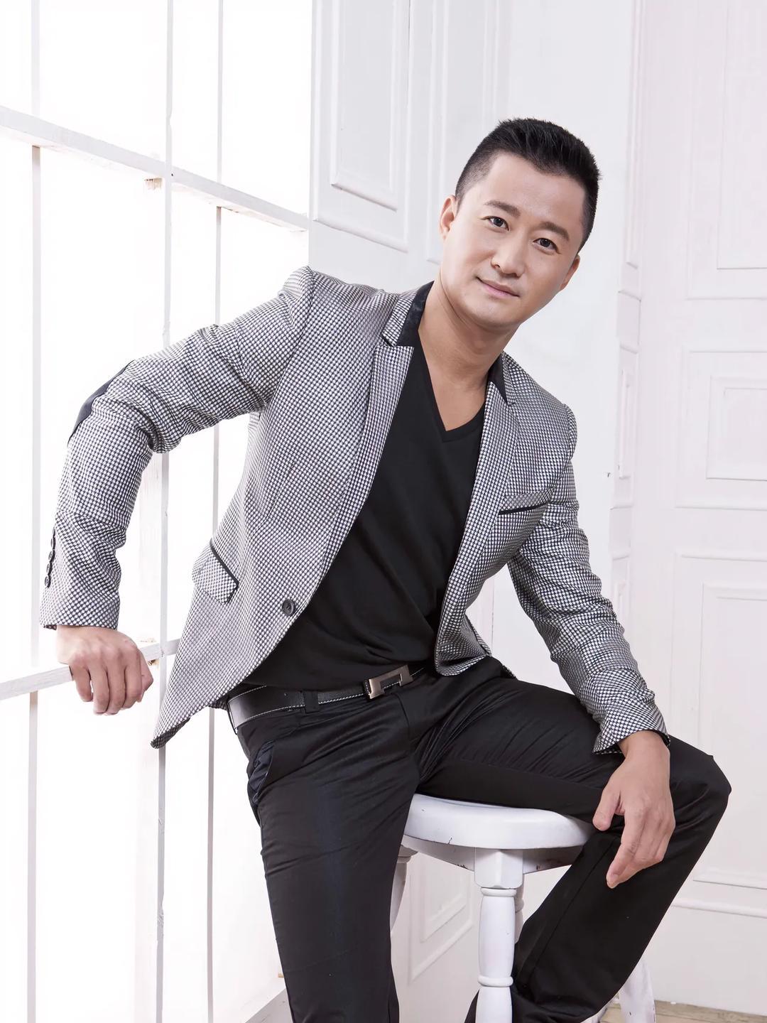 吴京凭借《战狼》系列和《流浪地球》等电影收获丰厚