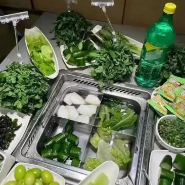 这可不仅仅是一桌蔬菜的盛宴,更是一桌健康的承诺哦.