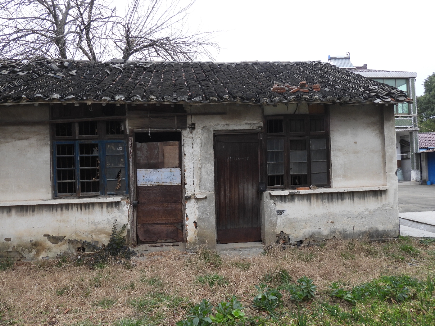 中老年人所怀念的美好童年可能并不包括阴暗矮小的老房子