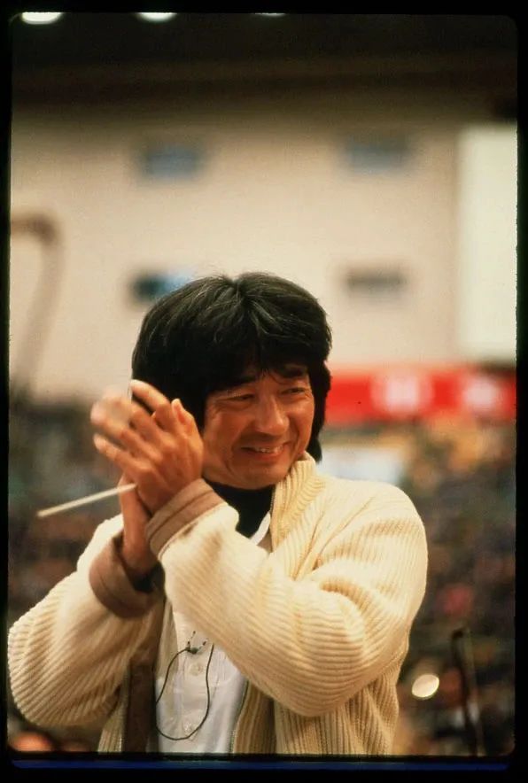 我喜欢的指挥家 小泽征尔,1935年出生于沈阳,一岁时随父母到了北京