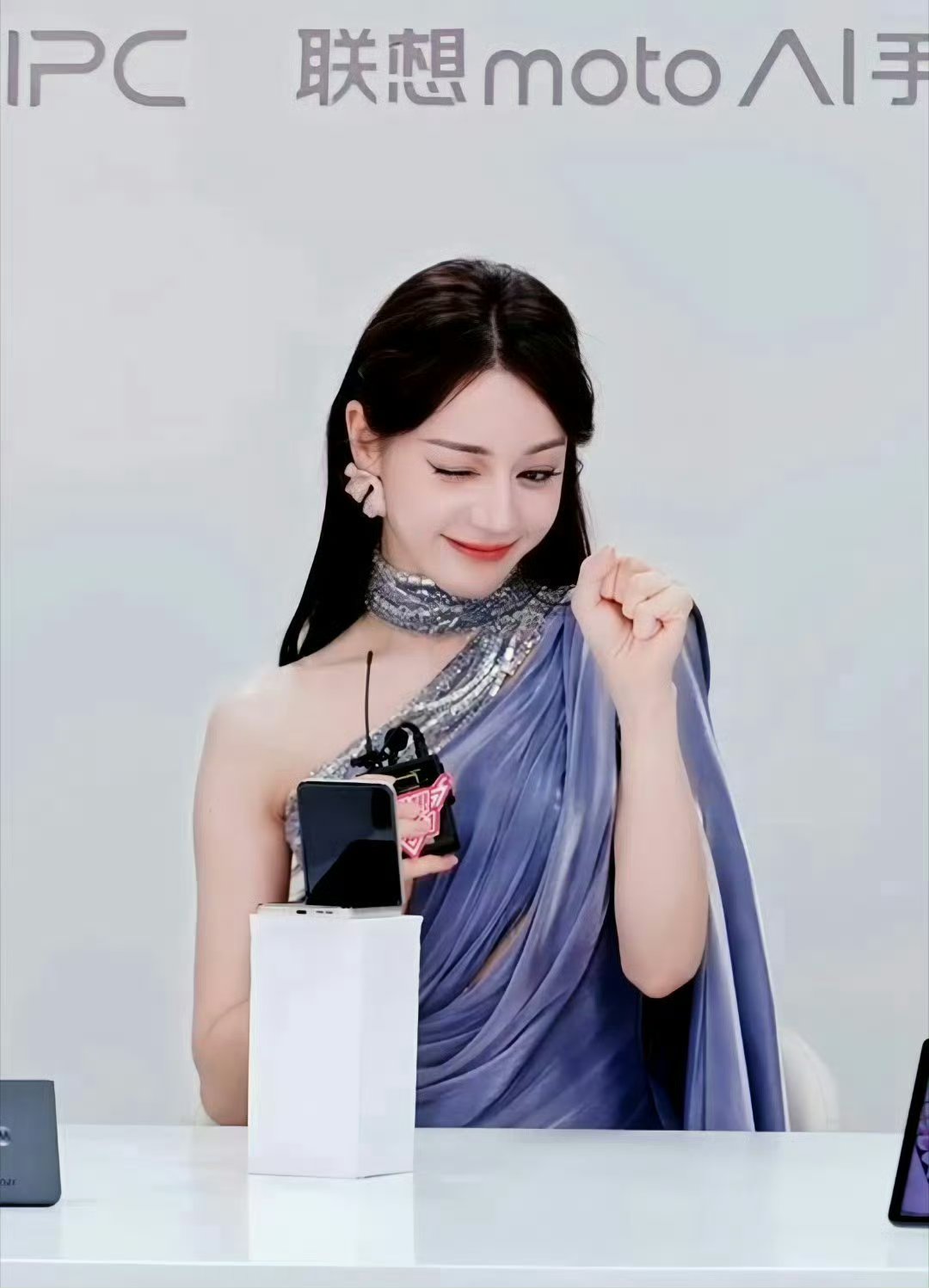 妈妈,迪丽热巴在对我shy,shy,shy