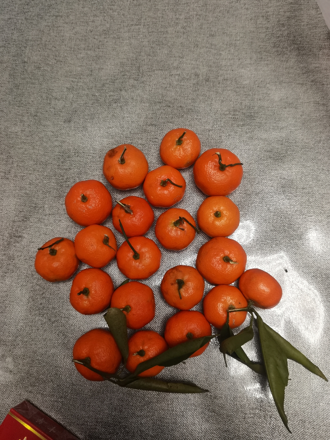 (图一纯正的金钱桔,图二剥开后内部果肉),在我的老家炖羊肉放点阴干