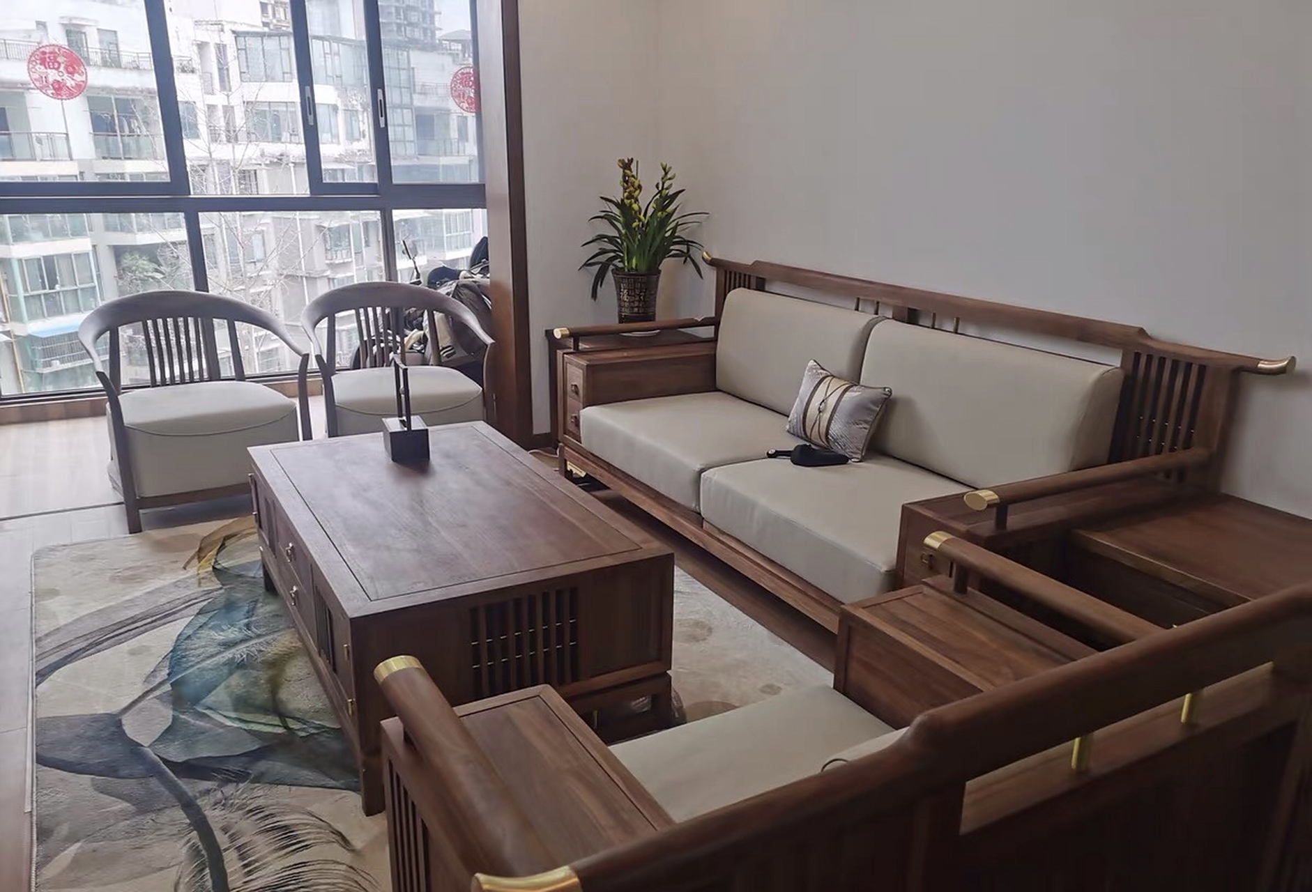 作为一名家居爱好者,我简直为黑胡桃木家具疯狂!