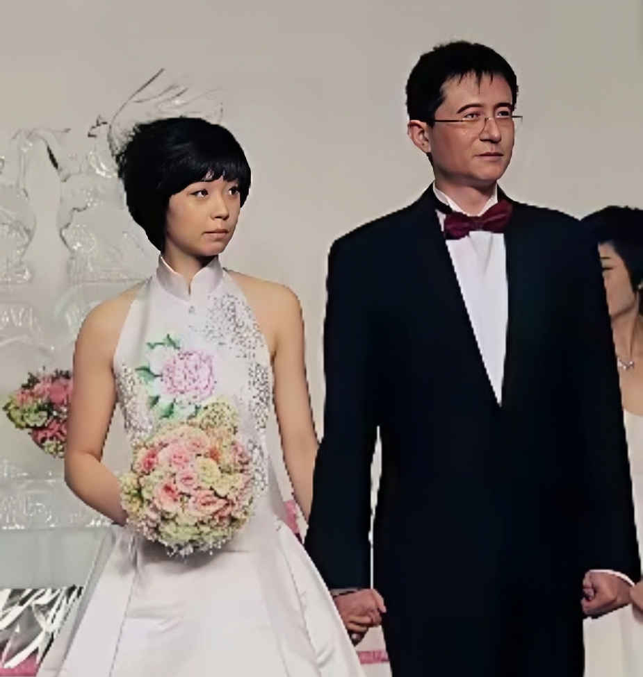 2009 年,张怡宁与丈夫徐威的婚礼在北京举行,二人婚礼隆重,婚礼布置