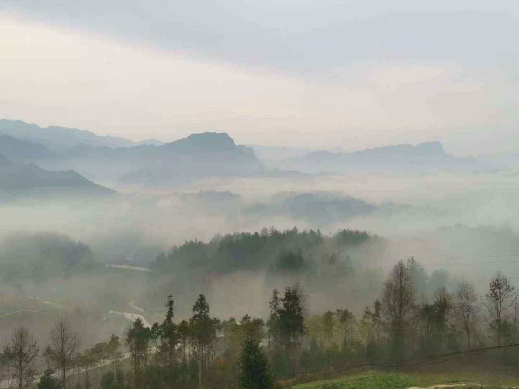 重庆黔江沙坝镇,清晨的二郎山,如梦如幻,太美了!