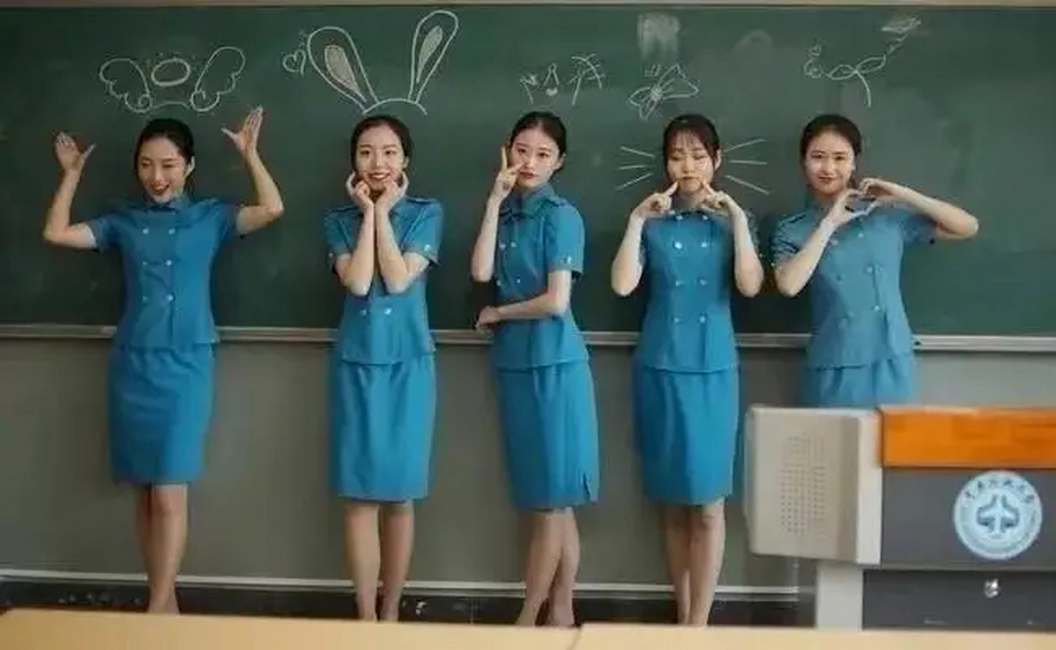 中国民航大学空乘毕业班的同学们.毕业的你们,想起了我的青春.