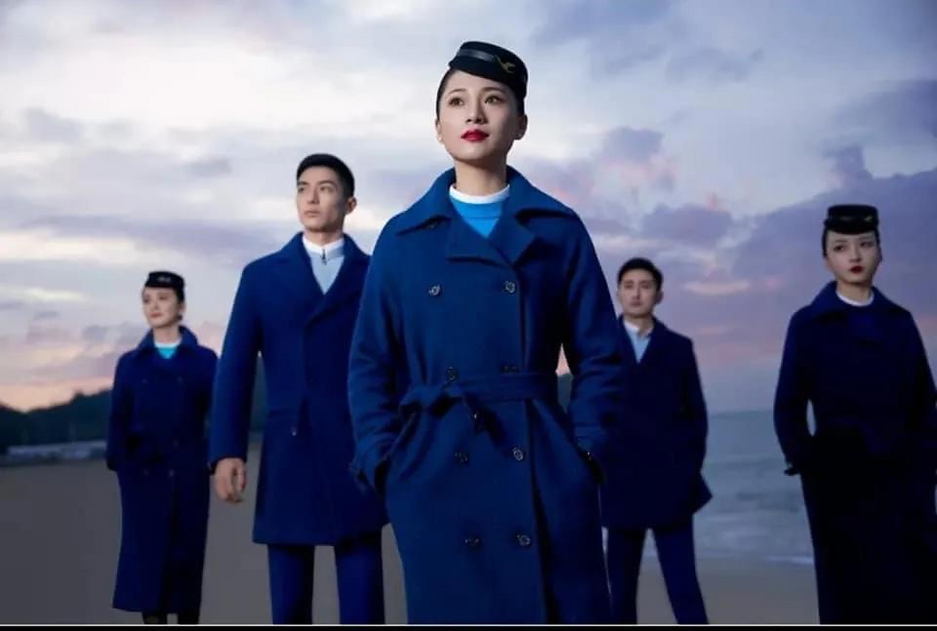 厦门航空在台湾的空乘招聘图,真是霸气侧漏啊!