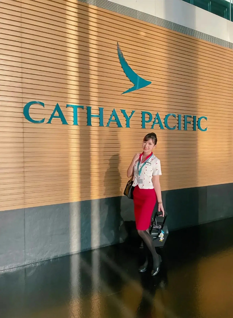香港国泰航空您坐过吗?这个空姐真的有气质,下次留意一下哦!