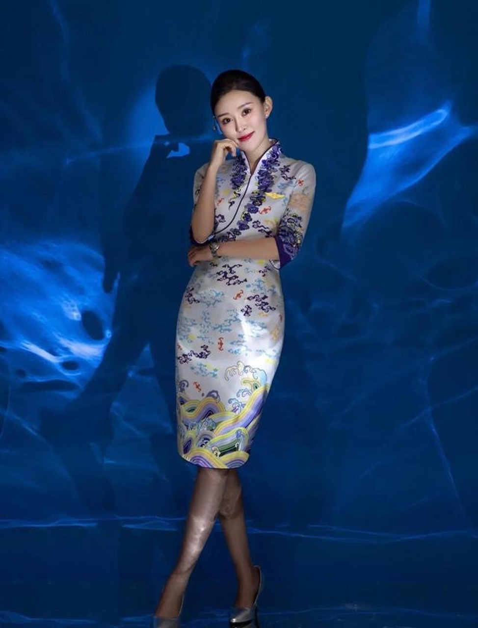 海南航空的定妆照.旗袍尽显东方美.您喜欢哪一张?
