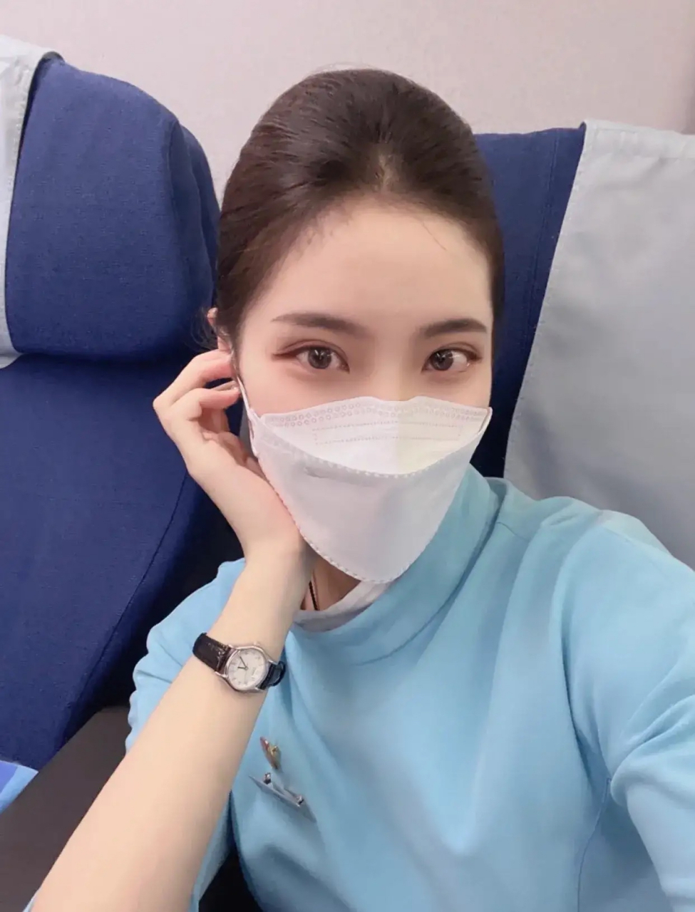 戴着口罩,不要以为我认不出你!果然,厦航出绝世大美人!