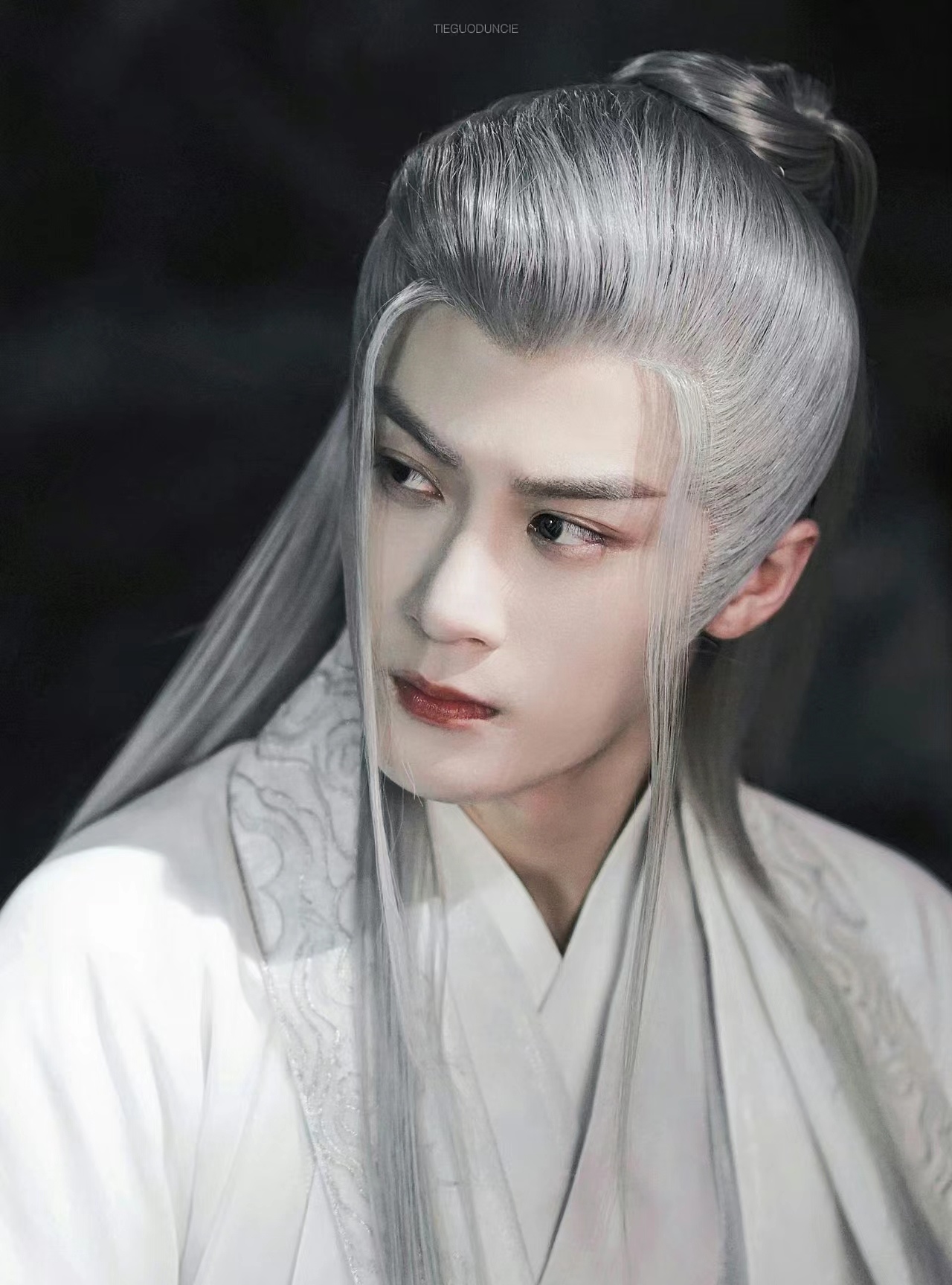 檀健次的相柳是从小说中走出来的吧,书粉们表示很满意,谁能拒绝一个又