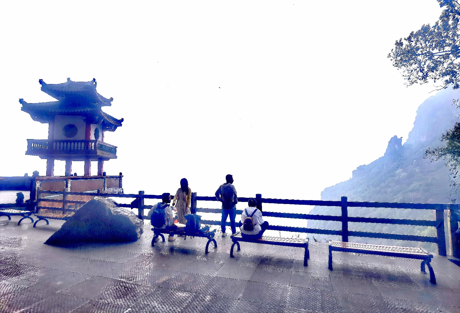 灵通山灵岩寺,风景如画.