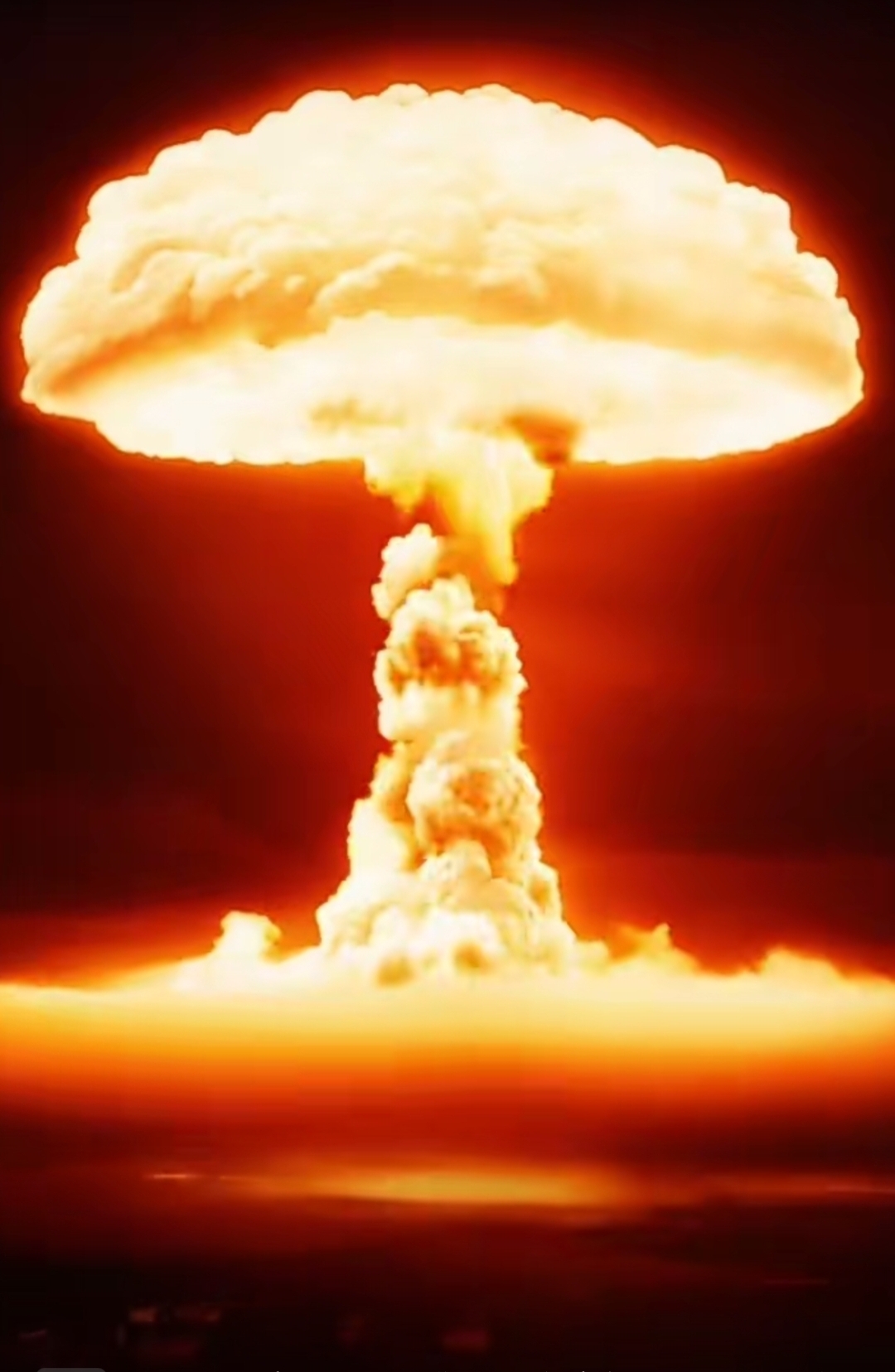 核爆炸(nuclear explosion)核武器或核装置在几微秒的瞬间释放出大量